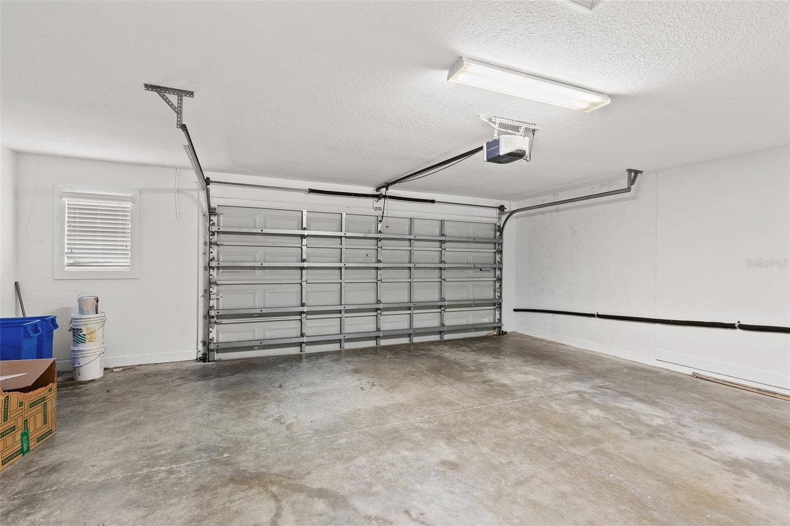 27426 SILVER THATCH DRIVE, Wesley Chapel, FL 33544 Garage