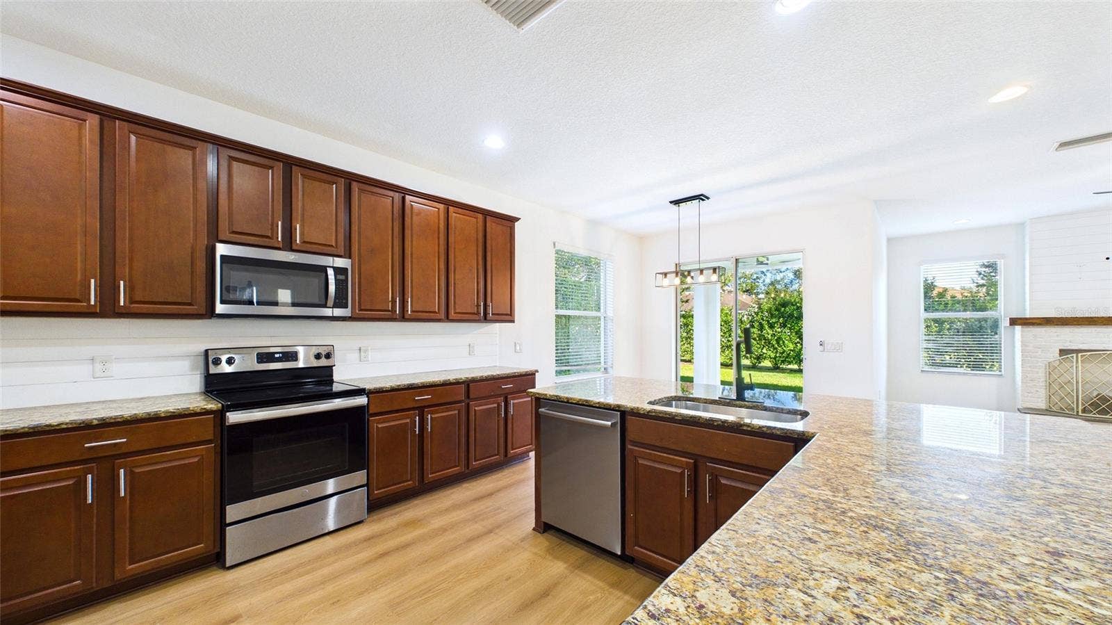 32033 GARDEN ALCOVE LOOP, Wesley Chapel, FL 33545