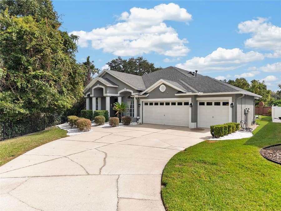 Property photo for 18211 WIMBLEDON GREEN PLACE, Tampa, FL