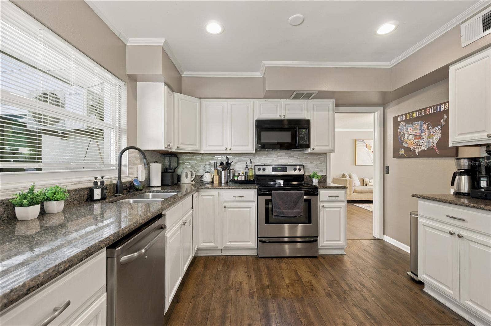 2608 OAKWOOD DRIVE, Largo, FL 33771 2608 OAKWOOD DRIVE, Largo, FL 33771