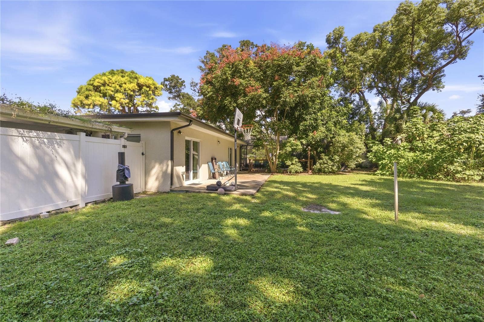 2608 OAKWOOD DRIVE, Largo, FL 33771 2608 OAKWOOD DRIVE, Largo, FL 33771