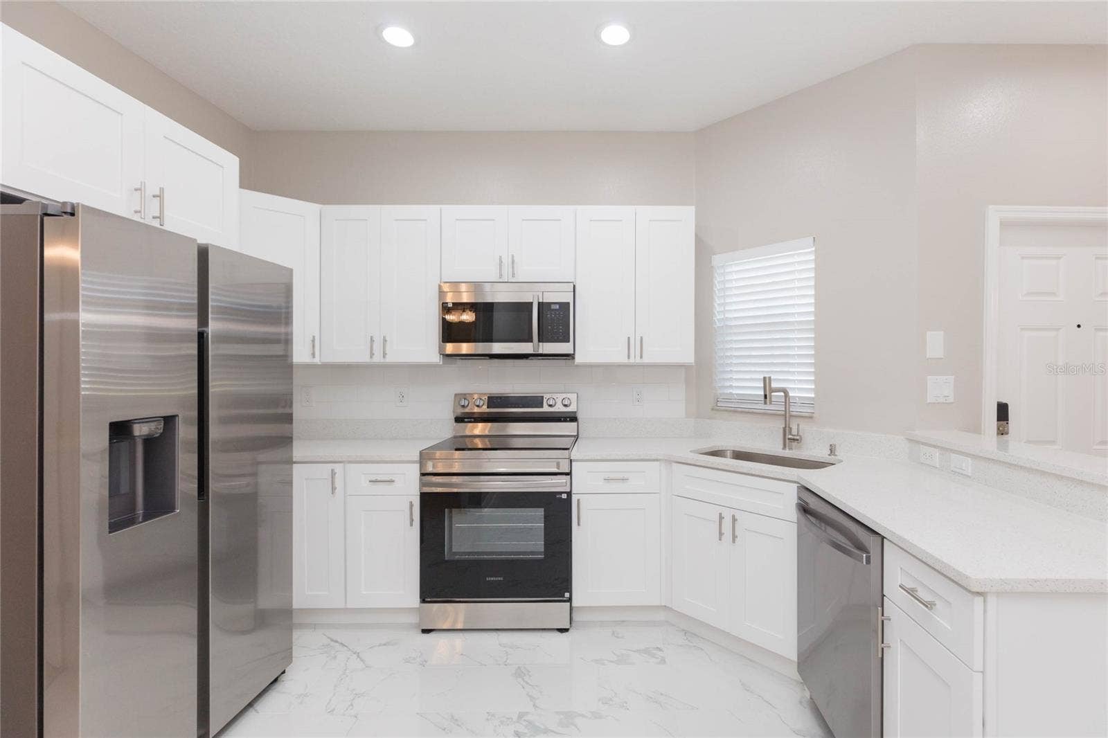 12851 KINGS CROSSING DRIVE, Gibsonton, FL 33534 12851 KINGS CROSSING DRIVE, Gibsonton, FL 33534