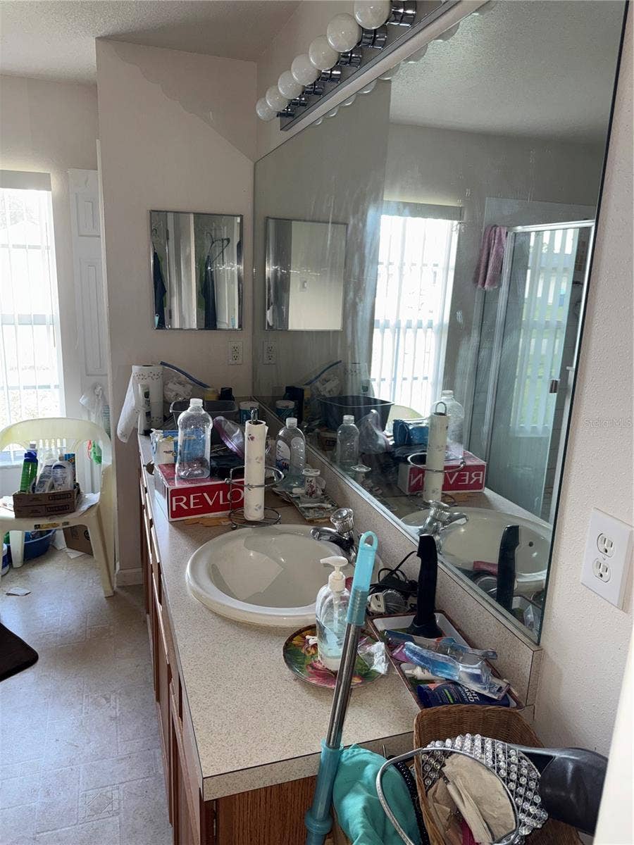 1371 ARMORY DRIVE NE, Palm Bay, FL 32907 1371 ARMORY DRIVE NE, Palm Bay, FL 32907