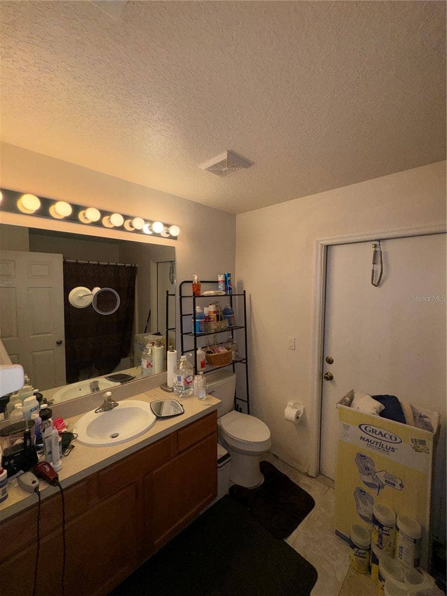 1371 ARMORY DRIVE NE, Palm Bay, FL 32907 1371 ARMORY DRIVE NE, Palm Bay, FL 32907