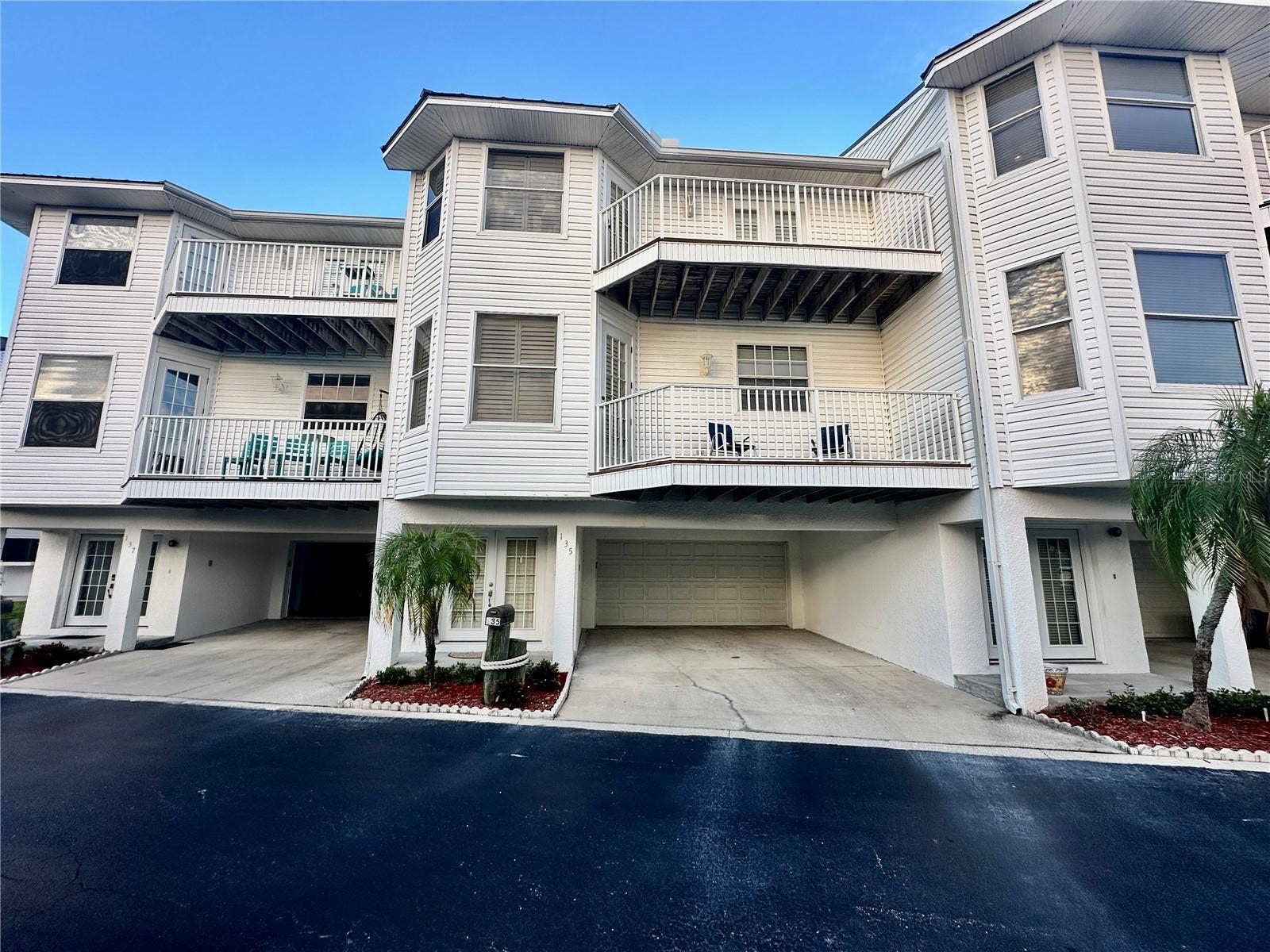 135 SHOALS CIRCLE, North Redington Beach, FL 33708 135 SHOALS CIRCLE, North Redington Beach, FL 33708