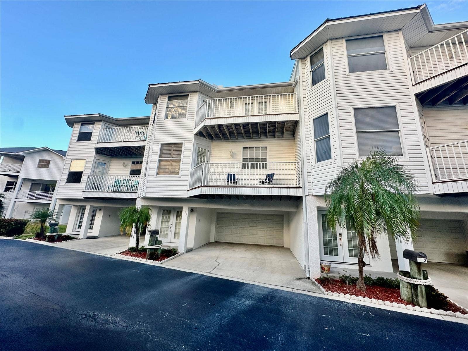 135 SHOALS CIRCLE, North Redington Beach, FL 33708 135 SHOALS CIRCLE, North Redington Beach, FL 33708