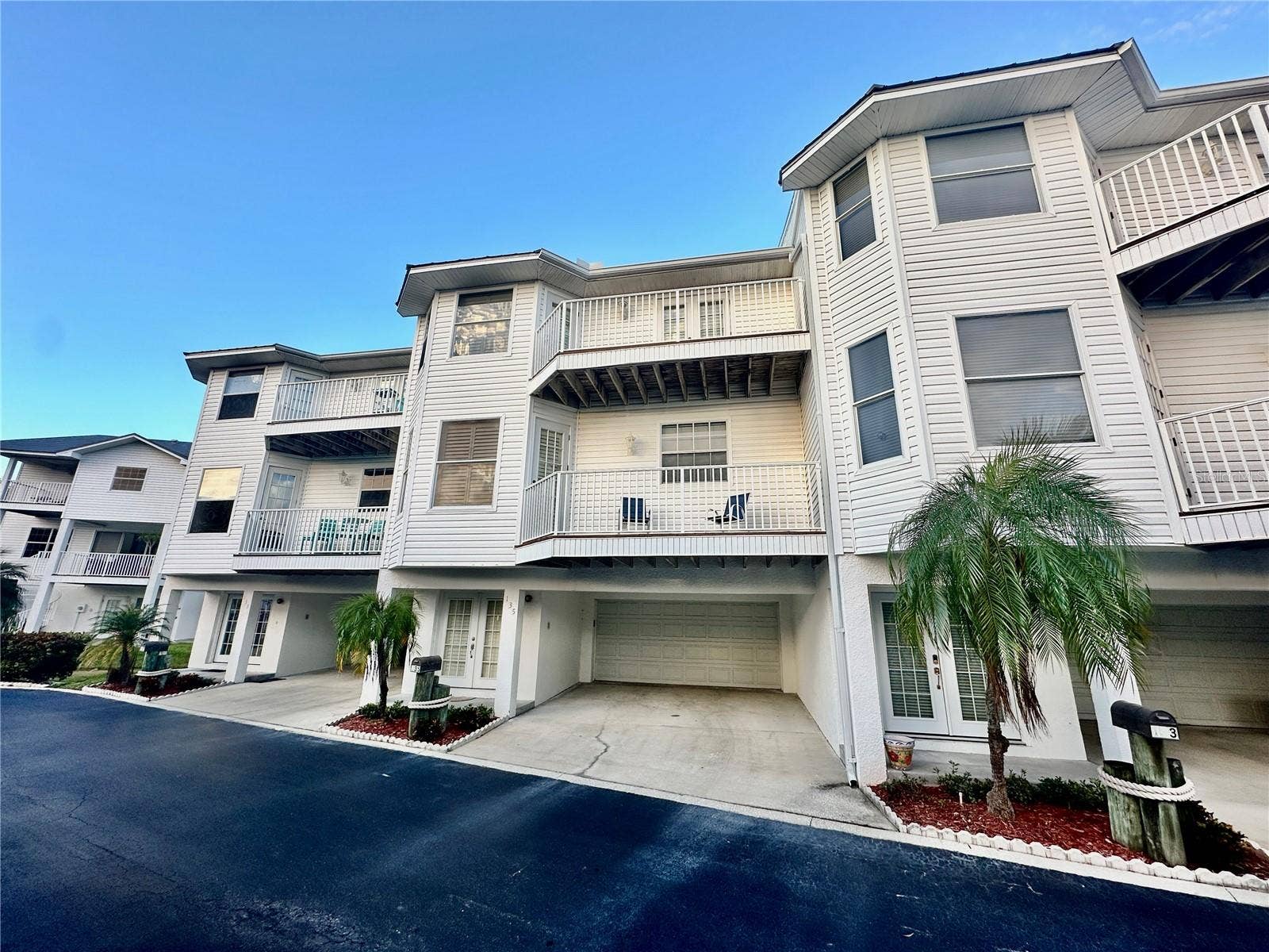 135 SHOALS CIRCLE, North Redington Beach, FL 33708 135 SHOALS CIRCLE, North Redington Beach, FL 33708