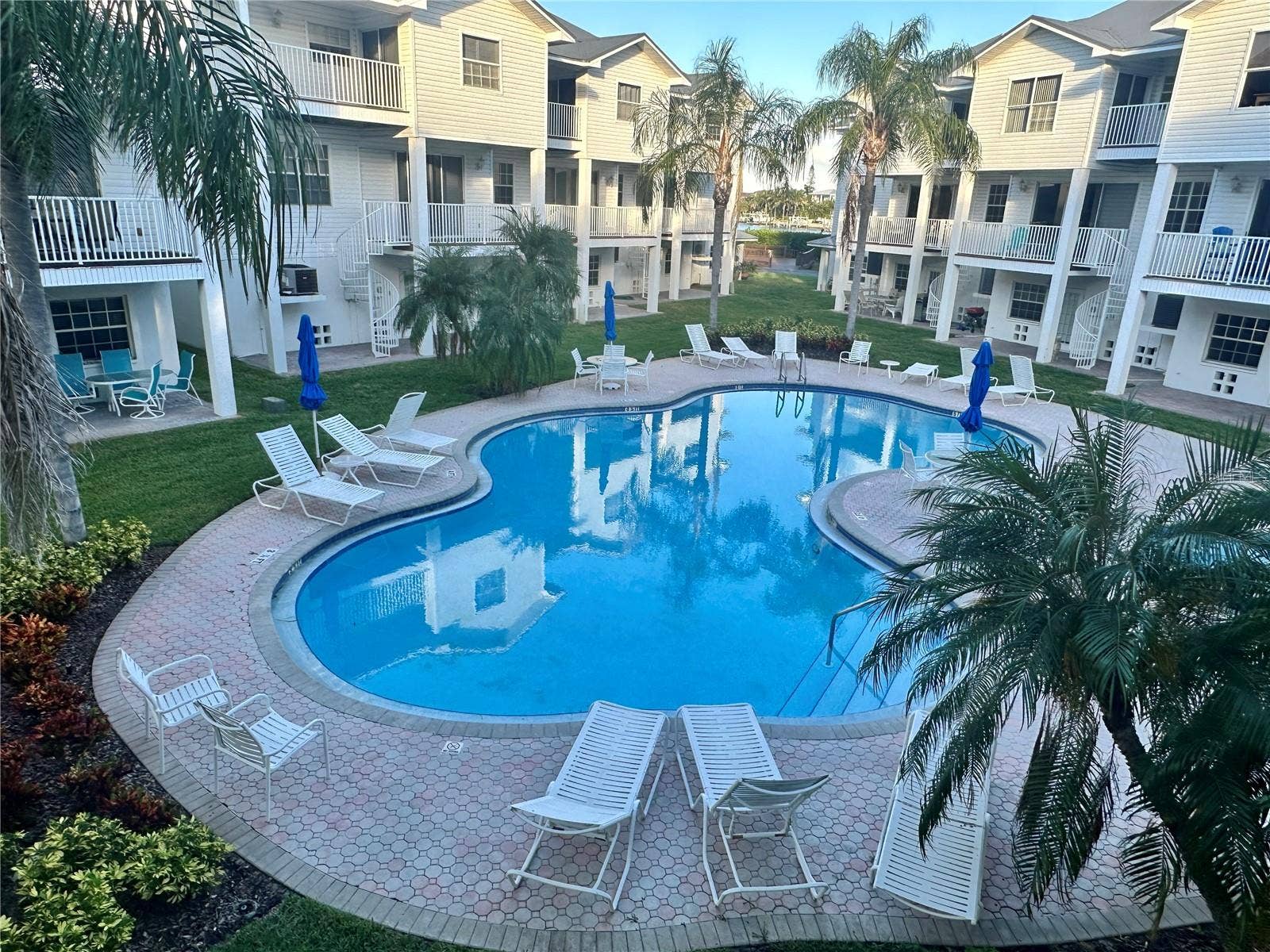 135 SHOALS CIRCLE, North Redington Beach, FL 33708 135 SHOALS CIRCLE, North Redington Beach, FL 33708
