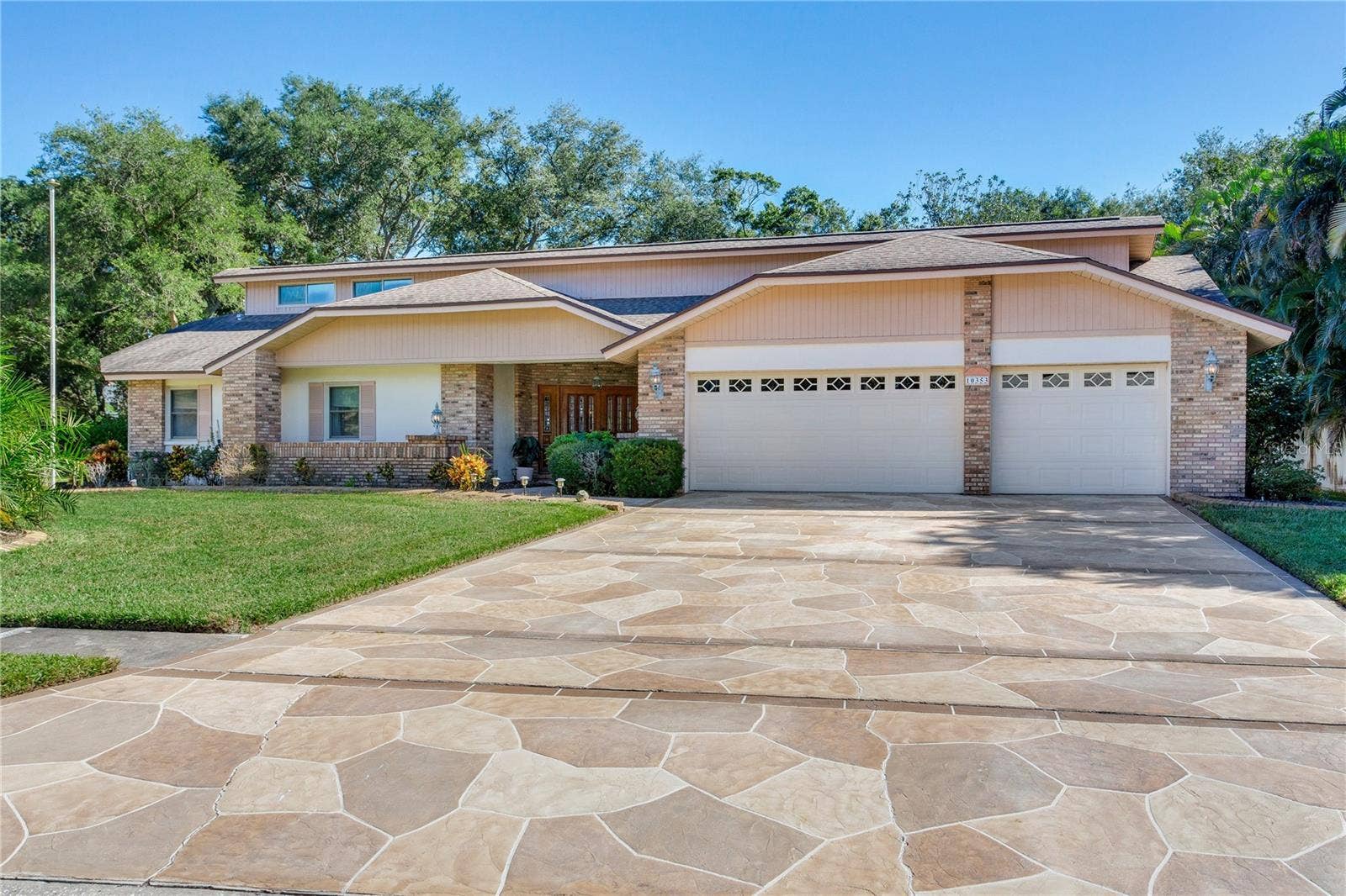 10353 BARRY DRIVE, Largo, FL 33774 10353 BARRY DRIVE, Largo, FL 33774