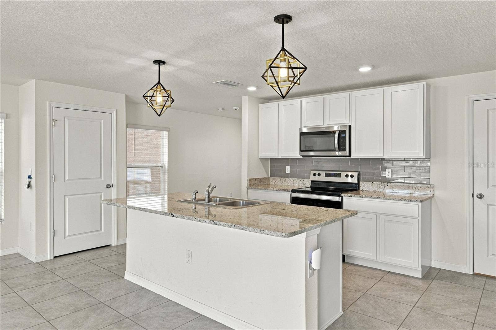 12172 LILY MAGNOLIA LANE, Riverview, FL 33569 12172 LILY MAGNOLIA LANE, Riverview, FL 33569