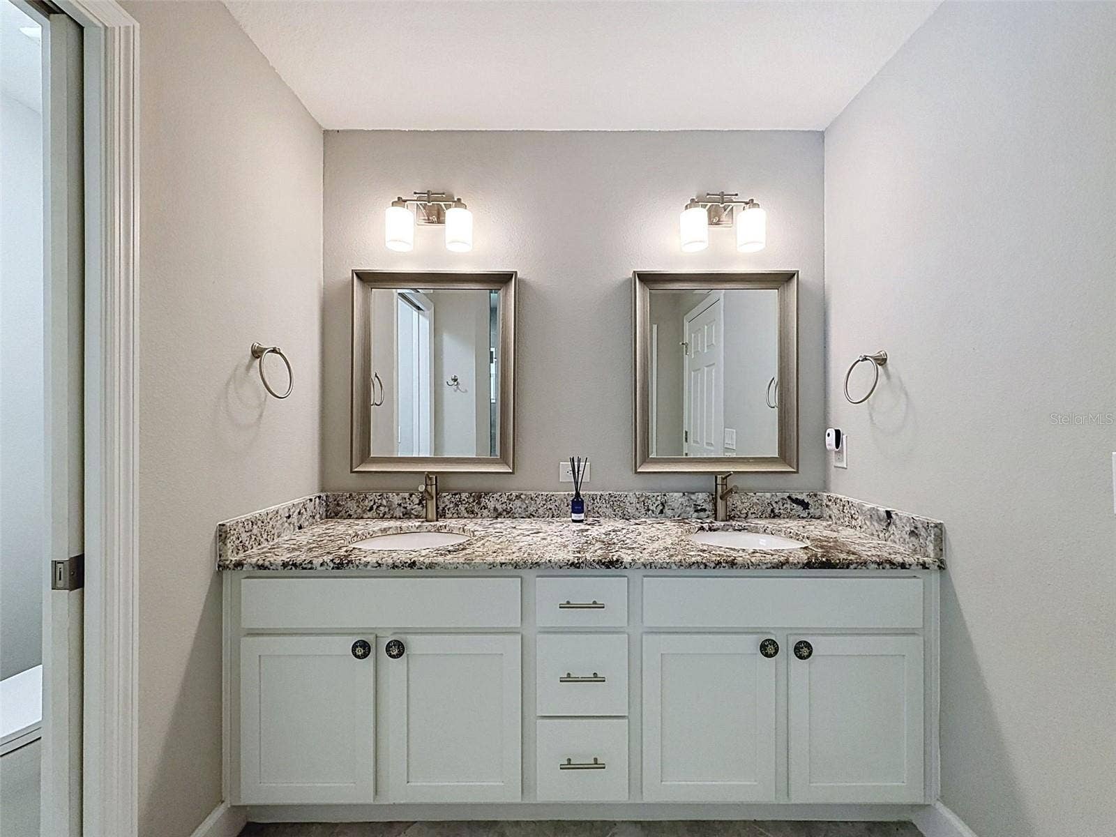 1420 MAGNOLIA LN, Auburndale, FL 33823 Primary Bathroom