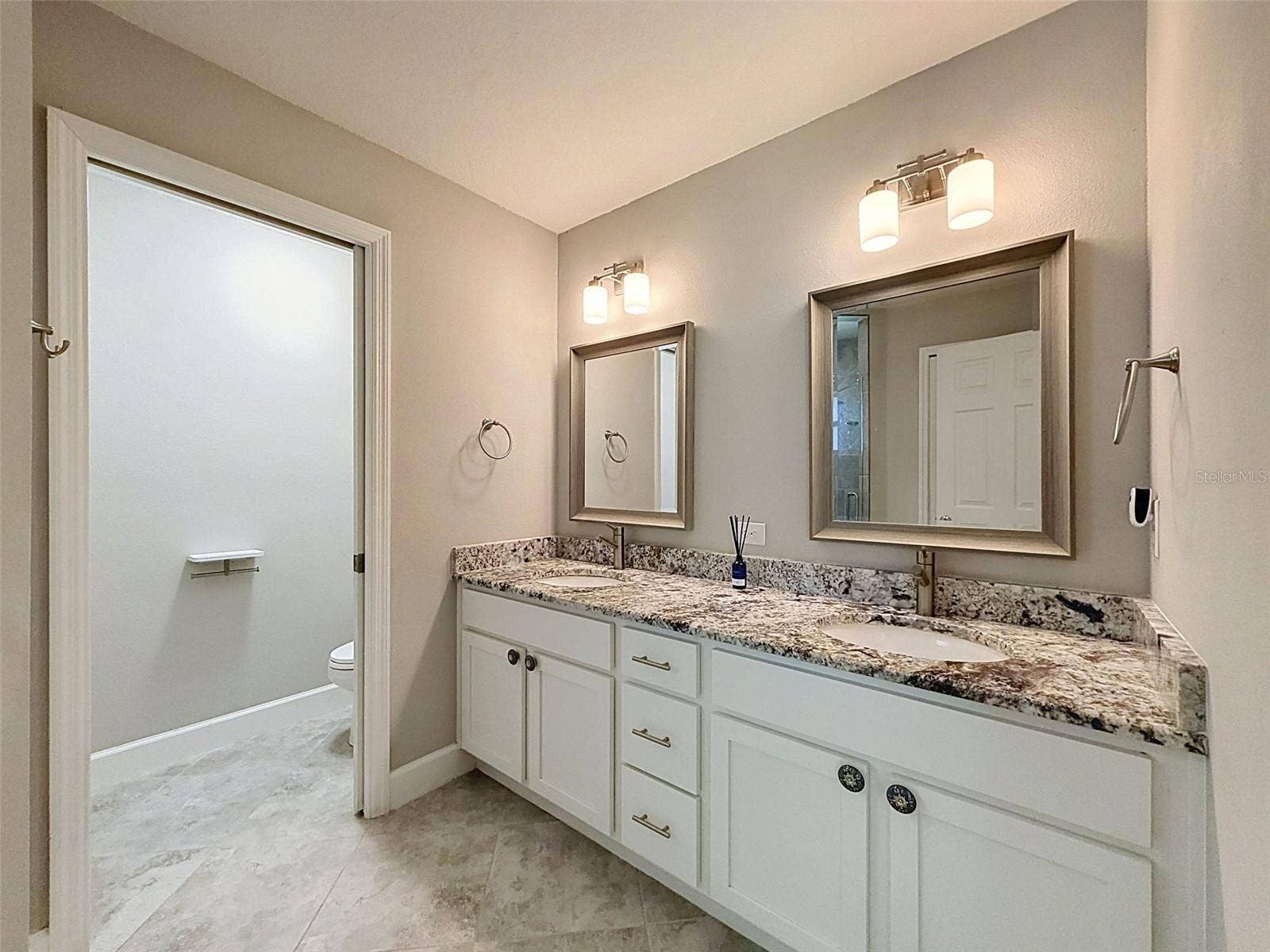 1420 MAGNOLIA LN, Auburndale, FL 33823 Primary Bathroom
