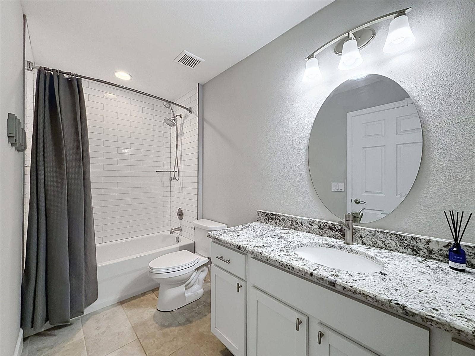 1420 MAGNOLIA LN, Auburndale, FL 33823 Hall Bathroom