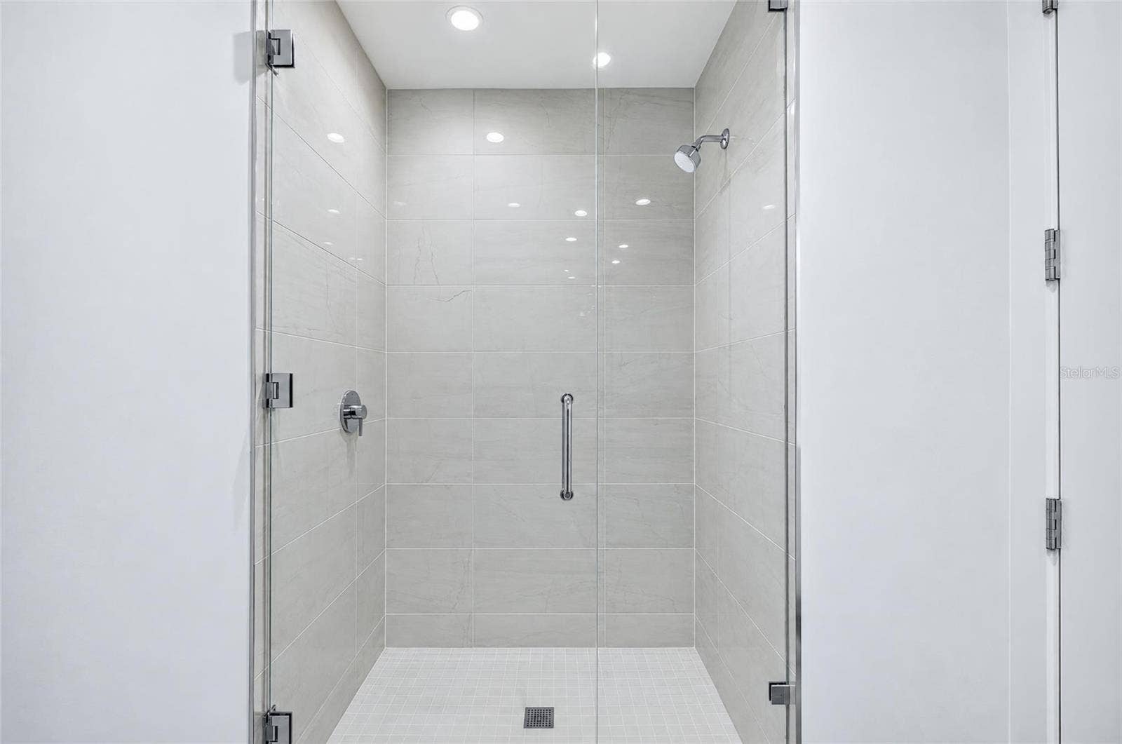 301 1ST STREET S, #1004, St Petersburg, FL 33701 Third Bathroom