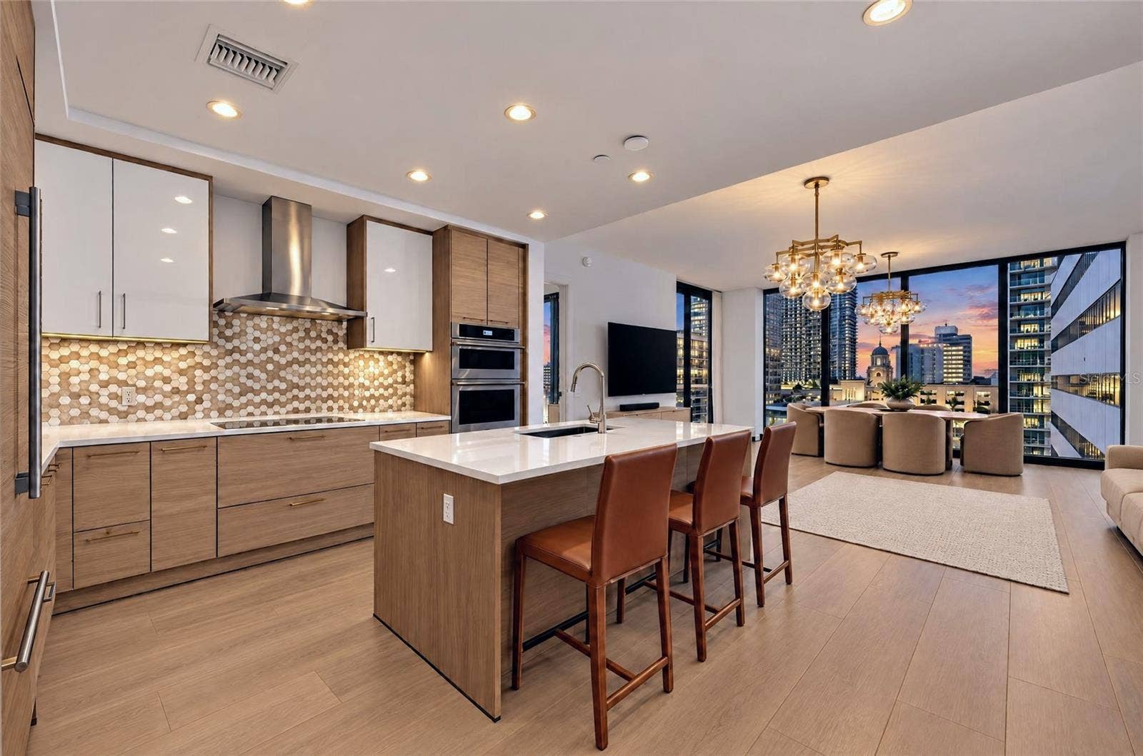 301 1ST STREET S, #1004, St Petersburg, FL 33701 Kitchen/Dining Room View