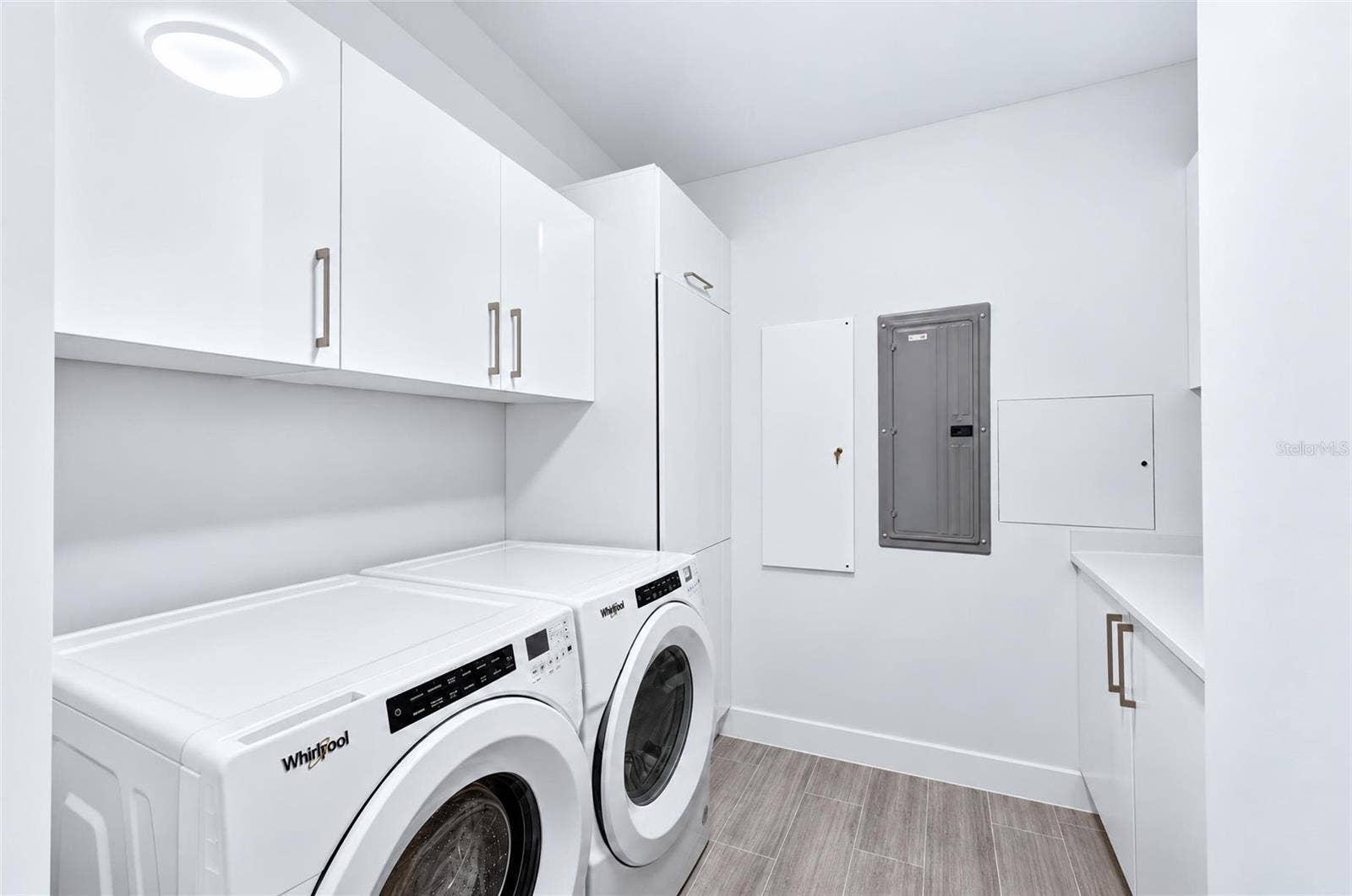 301 1ST STREET S, #1004, St Petersburg, FL 33701 Laundry Room