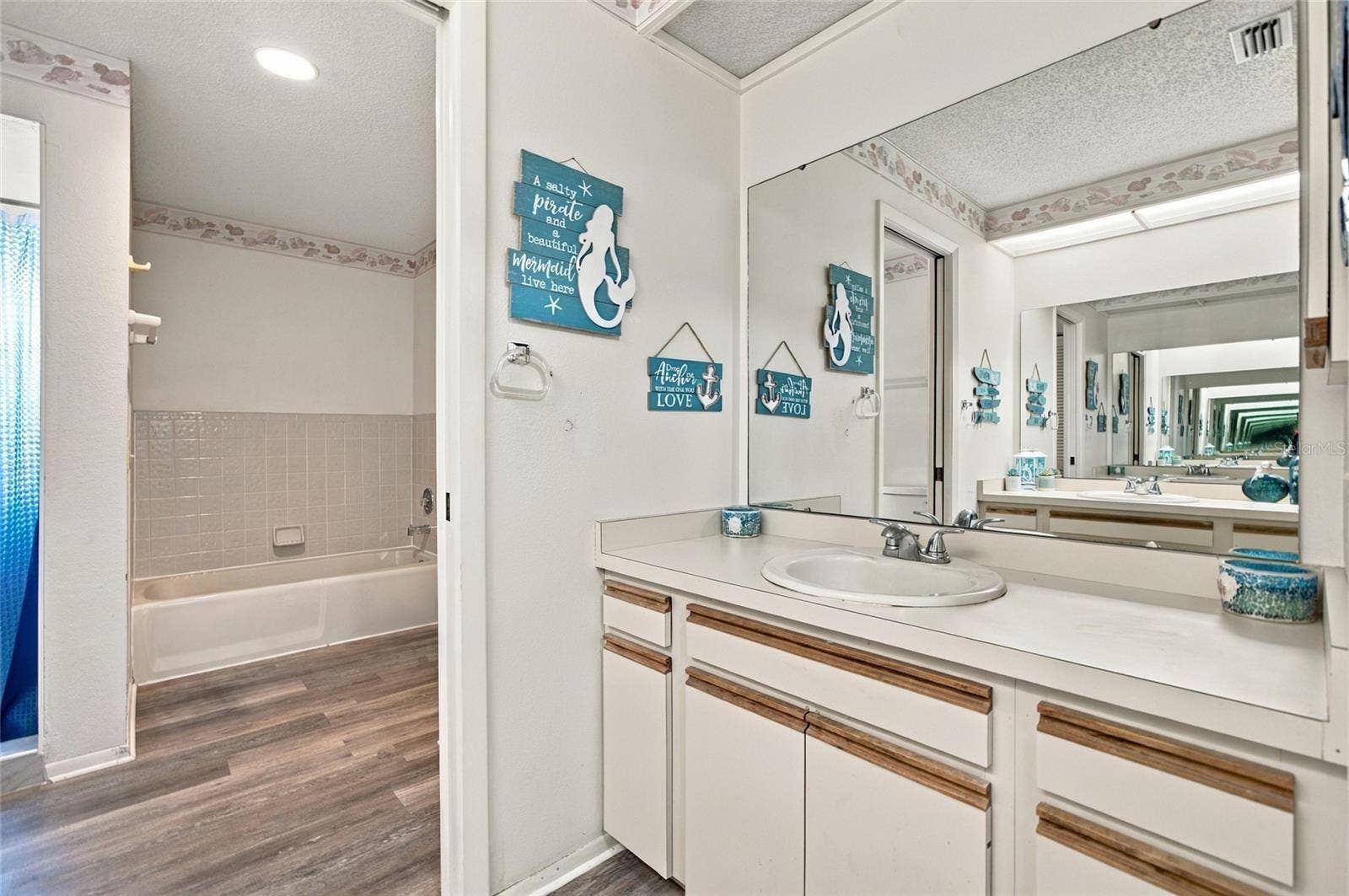 6015 COURTSIDE DRIVE, Bradenton, FL 34210