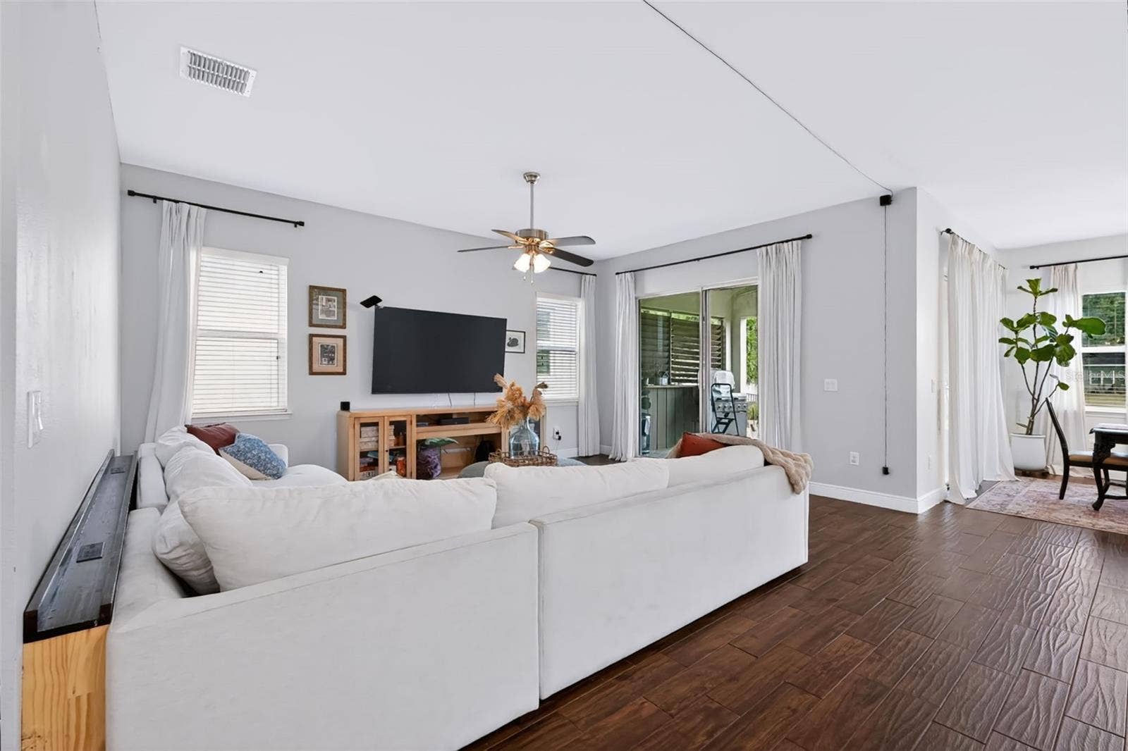 313 ROXBURY CROSSING COURT, Valrico, FL 33594 313 ROXBURY CROSSING COURT, Valrico, FL 33594