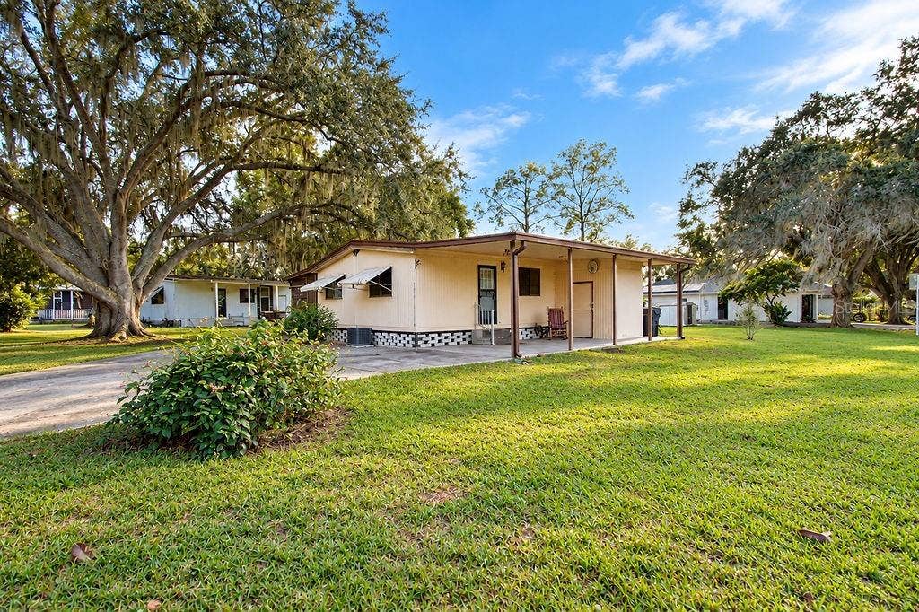 8962 JERICHO COURT, Polk City, FL 33868 8962 JERICHO COURT, Polk City, FL 33868
