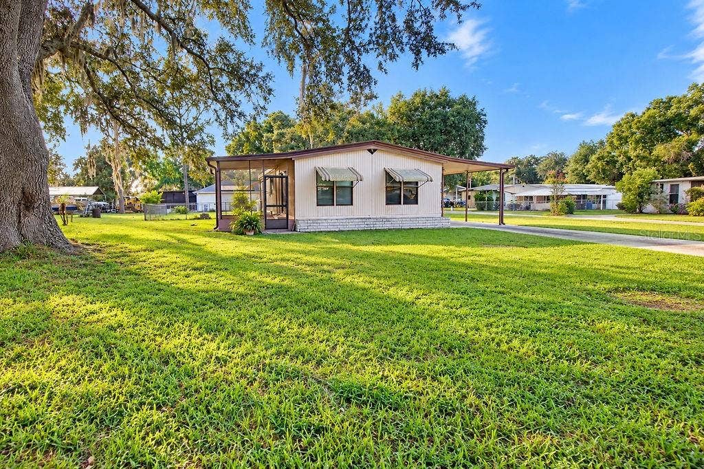 8962 JERICHO COURT, Polk City, FL 33868 8962 JERICHO COURT, Polk City, FL 33868