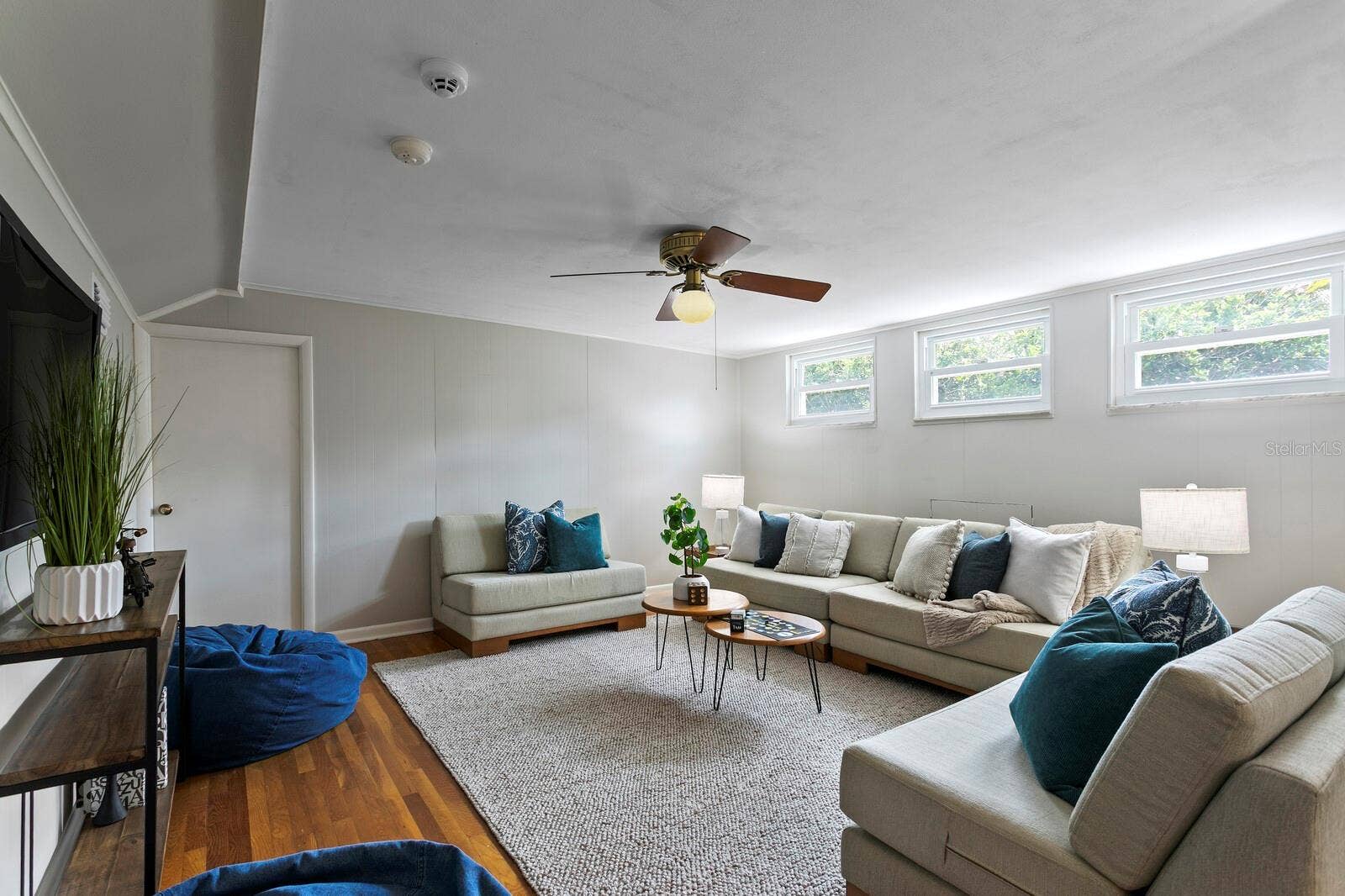 2930 W BAYSHORE COURT, Tampa, FL 33611 Upstairs chill room.