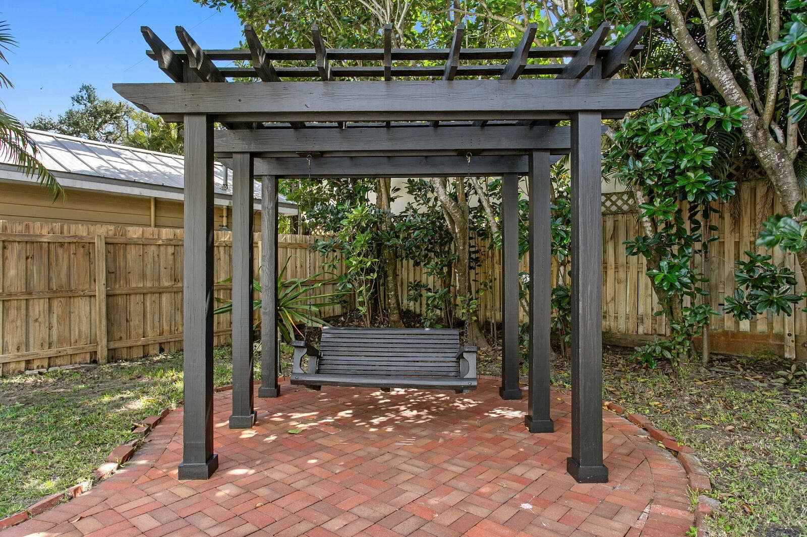 2930 W BAYSHORE COURT, Tampa, FL 33611 Swing your stress away
