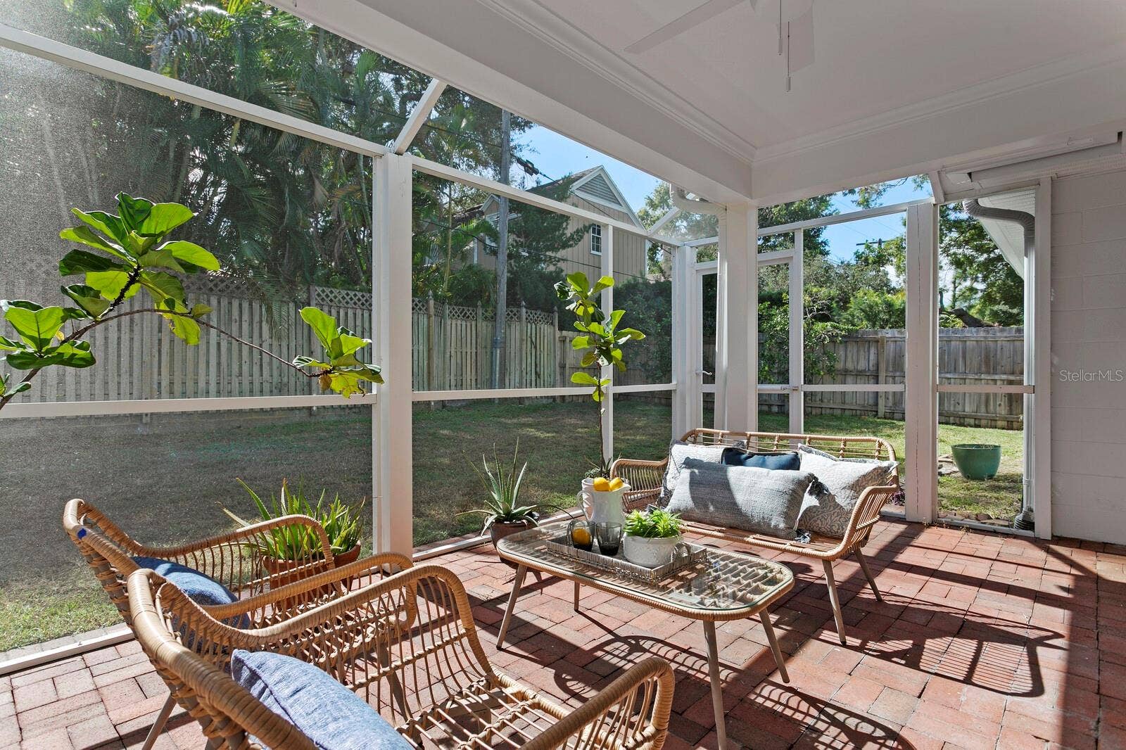 2930 W BAYSHORE COURT, Tampa, FL 33611 Outside lanai