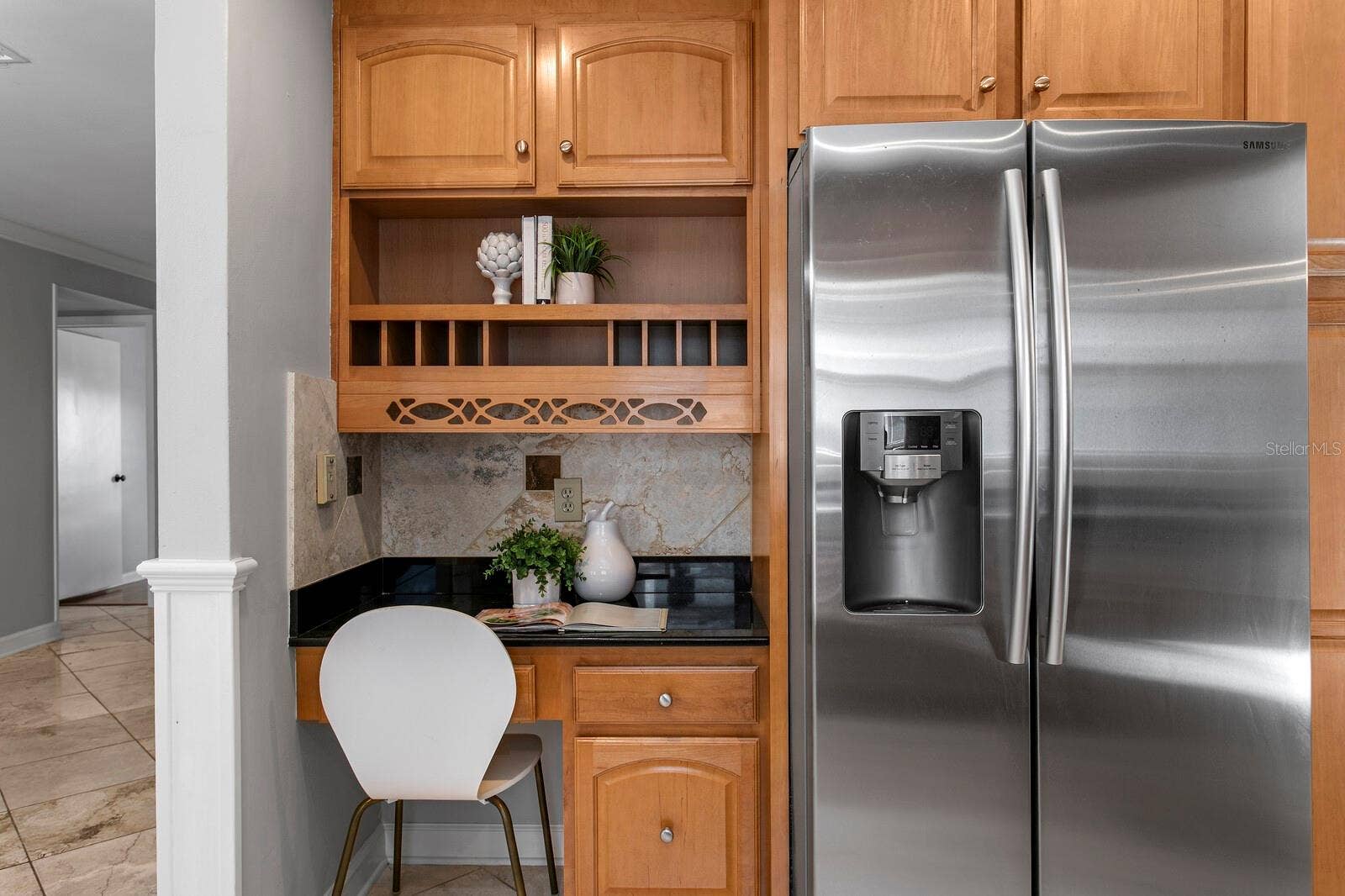 2930 W BAYSHORE COURT, Tampa, FL 33611 Look how special this nook is.