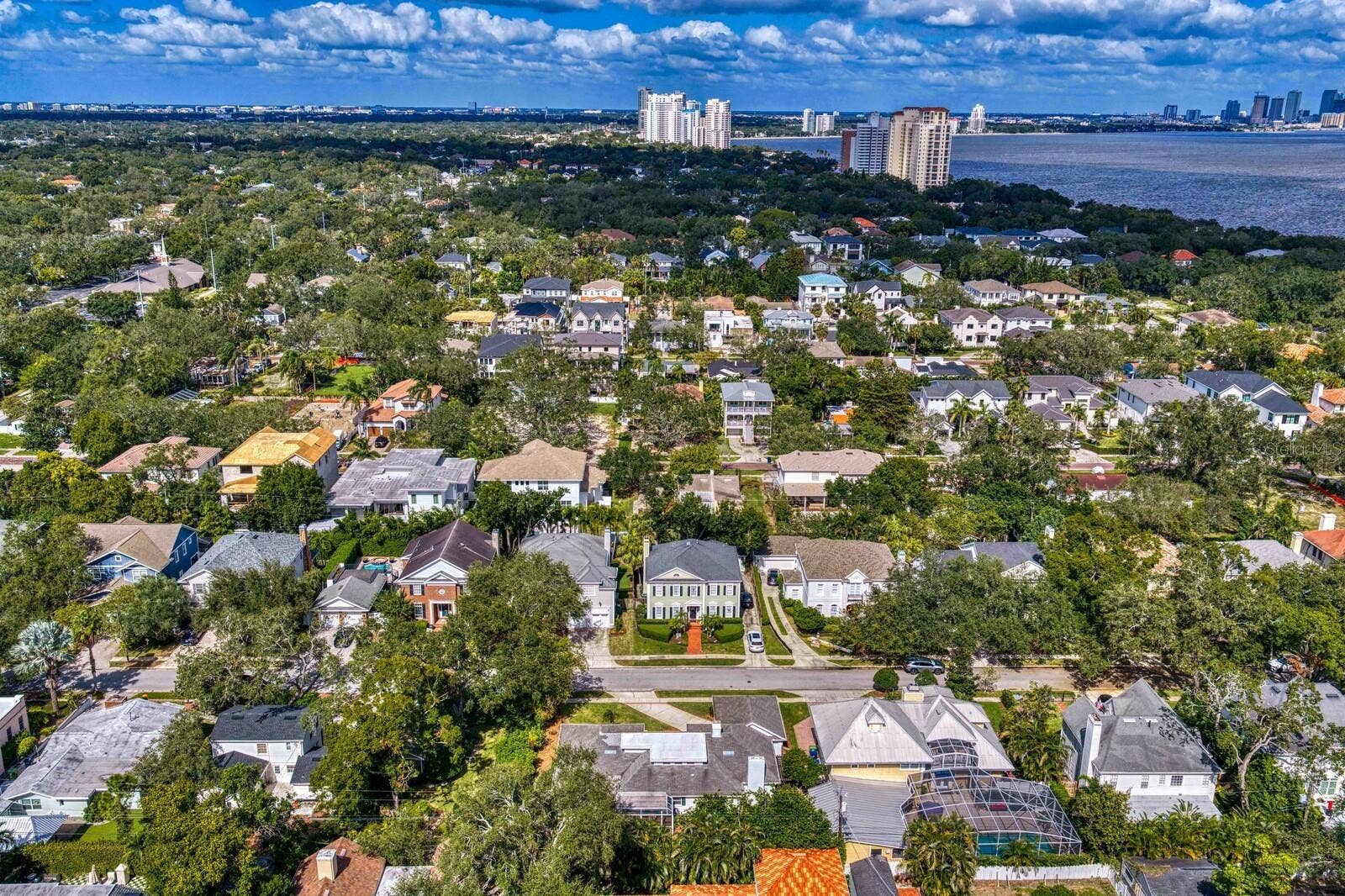 2930 W BAYSHORE COURT, Tampa, FL 33611 Your new neighborhood