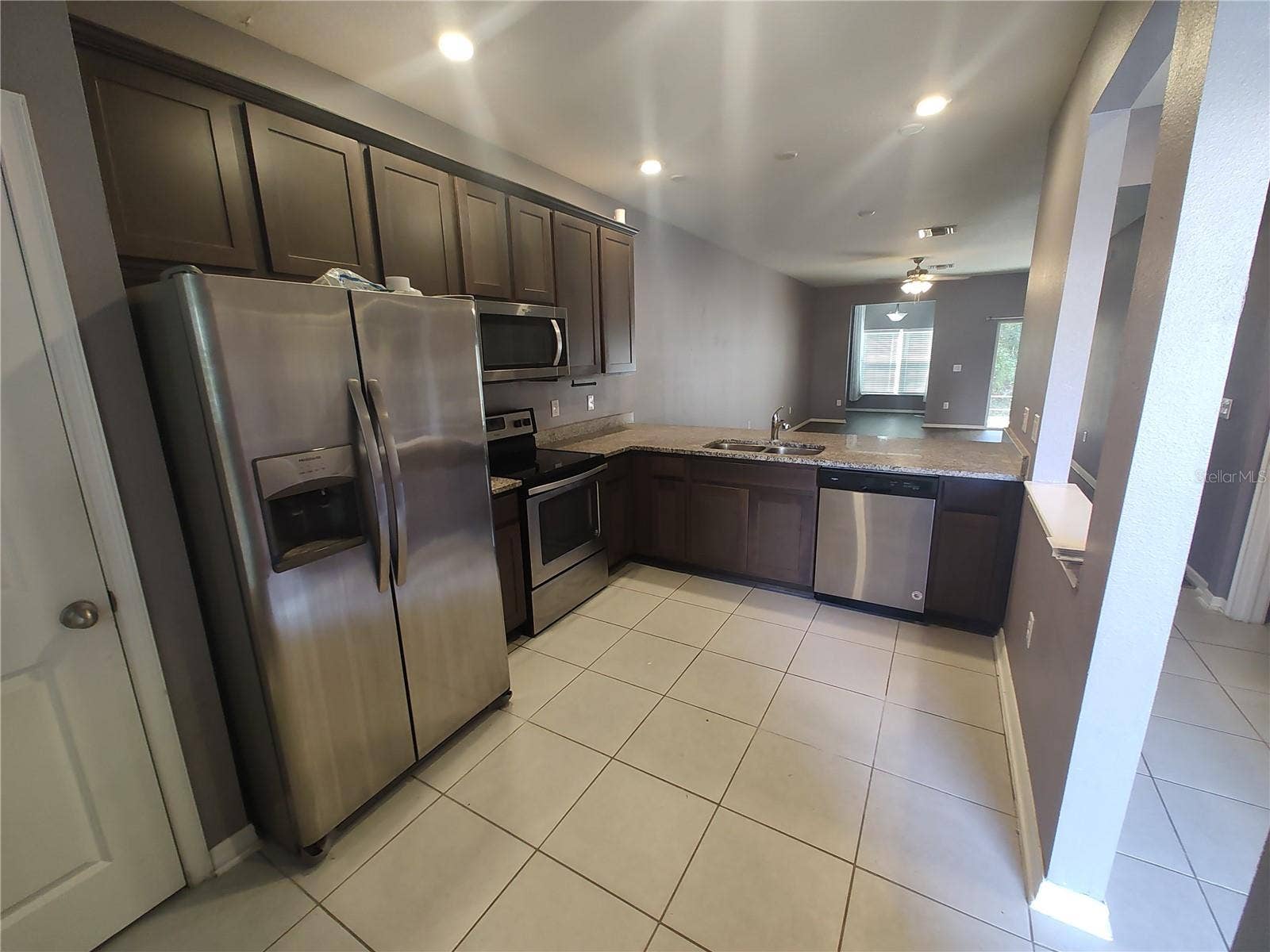 1103 HILLHURST DRIVE, Wesley Chapel, FL 33543 Kitchen