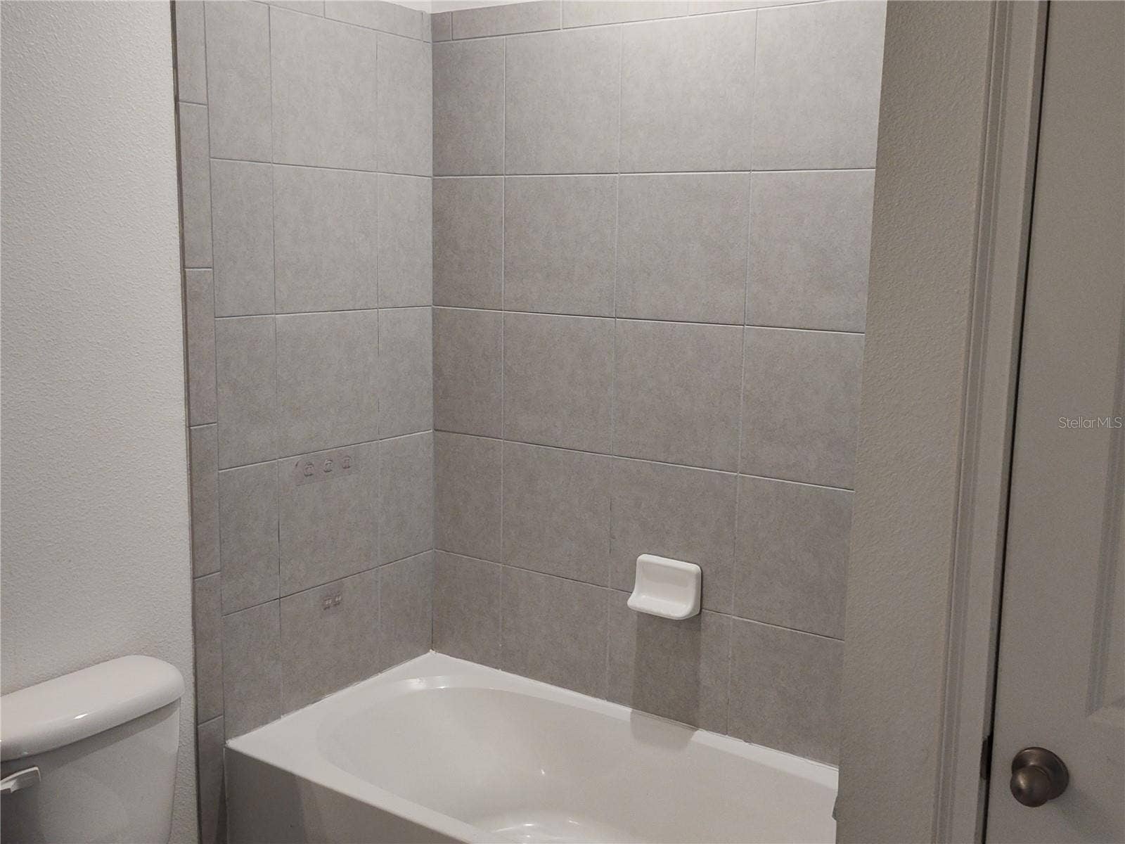 1103 HILLHURST DRIVE, Wesley Chapel, FL 33543 1103 HILLHURST DRIVE, Wesley Chapel, FL 33543