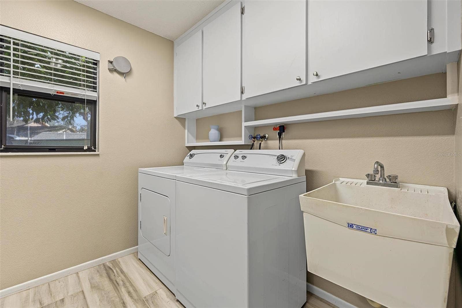 2437 FIELDCREST COURT, Holiday, FL 34691