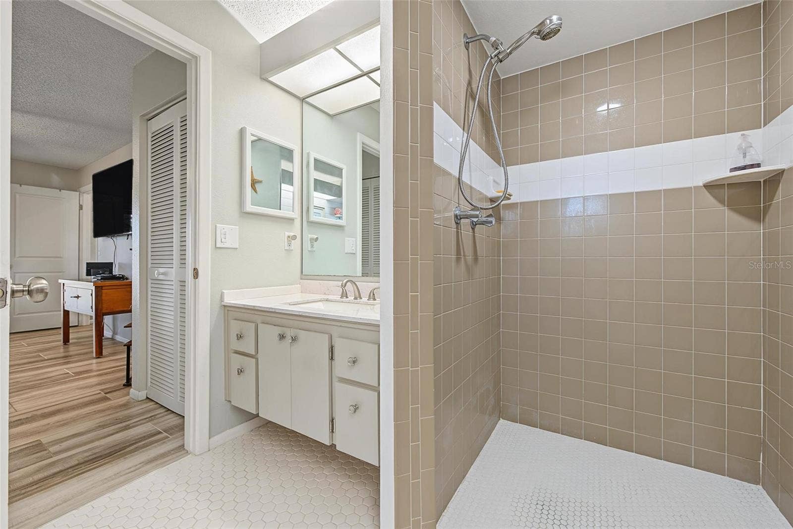 2437 FIELDCREST COURT, Holiday, FL 34691