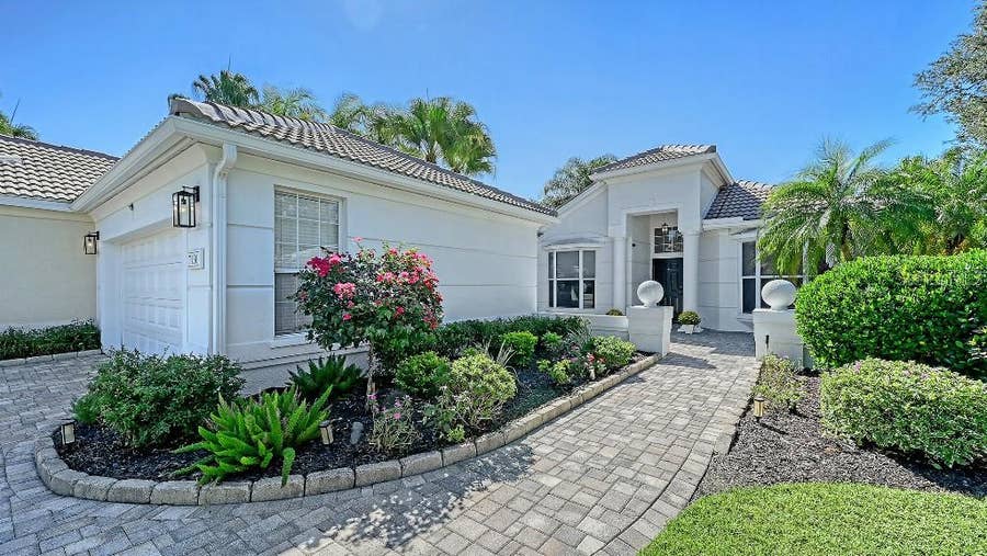 Property photo for 7130 KENSINGTON COURT, University Park, FL