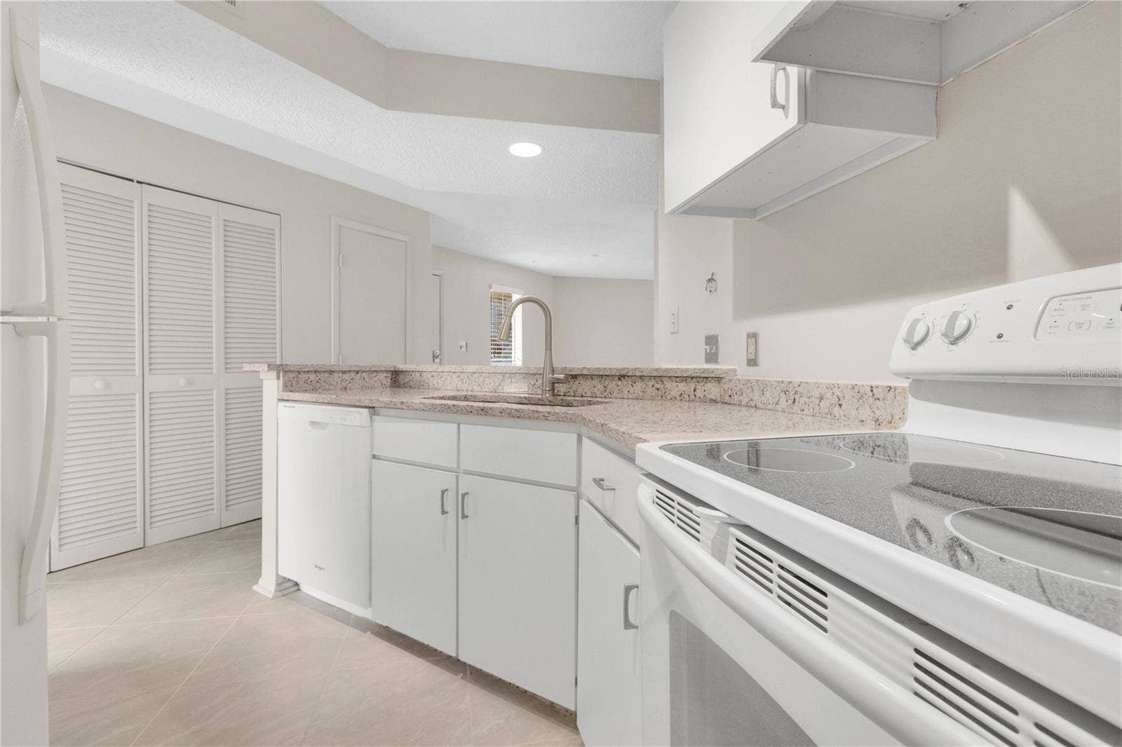 115 112TH AVENUE NE, #617, St Petersburg, FL 33716