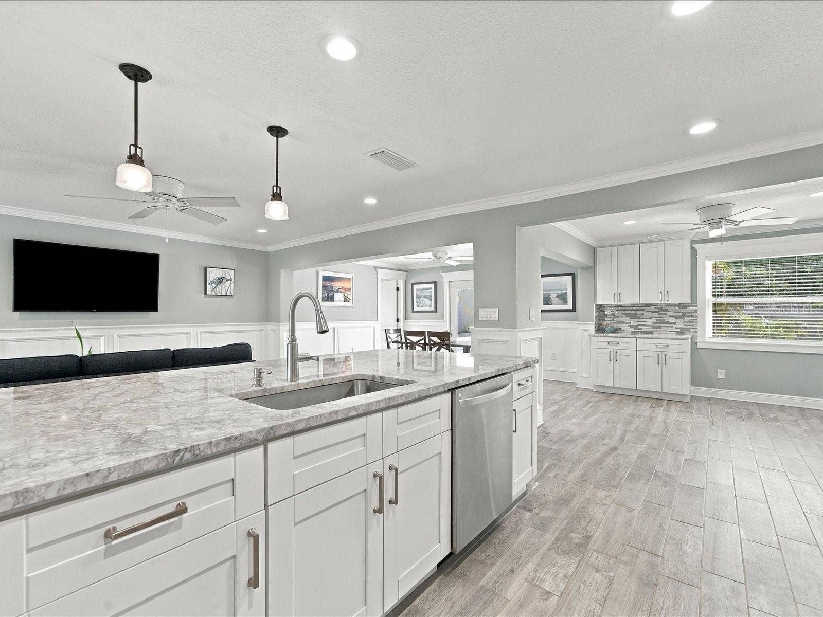 10469 IMPERIAL POINT DRIVE E, Largo, FL 33774 10469 IMPERIAL POINT DRIVE E, Largo, FL 33774