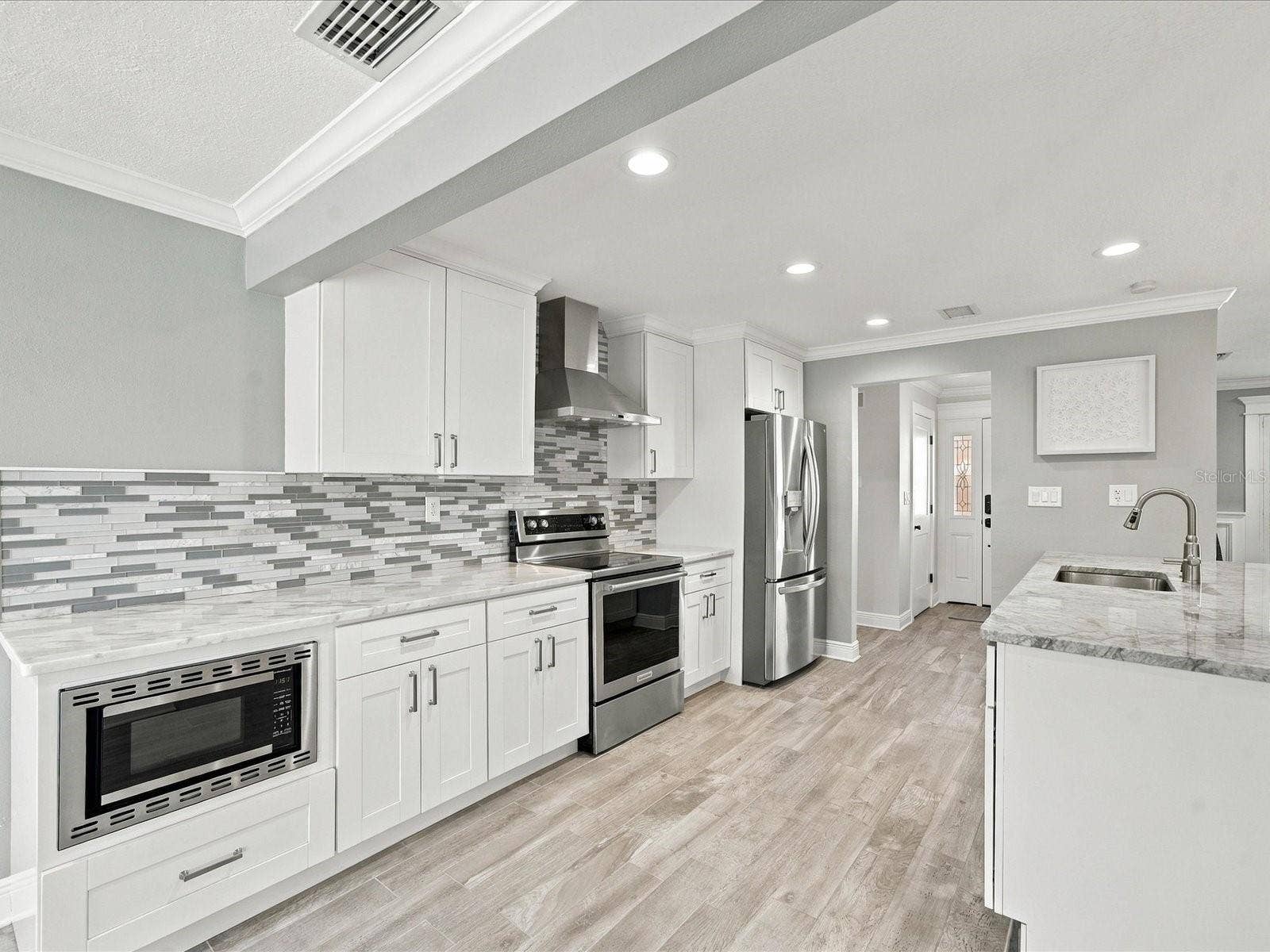 10469 IMPERIAL POINT DRIVE E, Largo, FL 33774 10469 IMPERIAL POINT DRIVE E, Largo, FL 33774