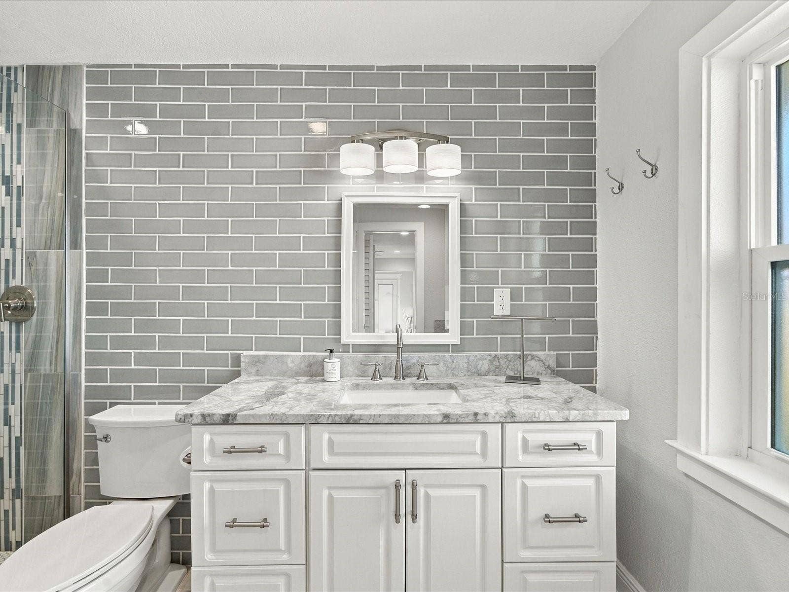 10469 IMPERIAL POINT DRIVE E, Largo, FL 33774 Primary - En Suite