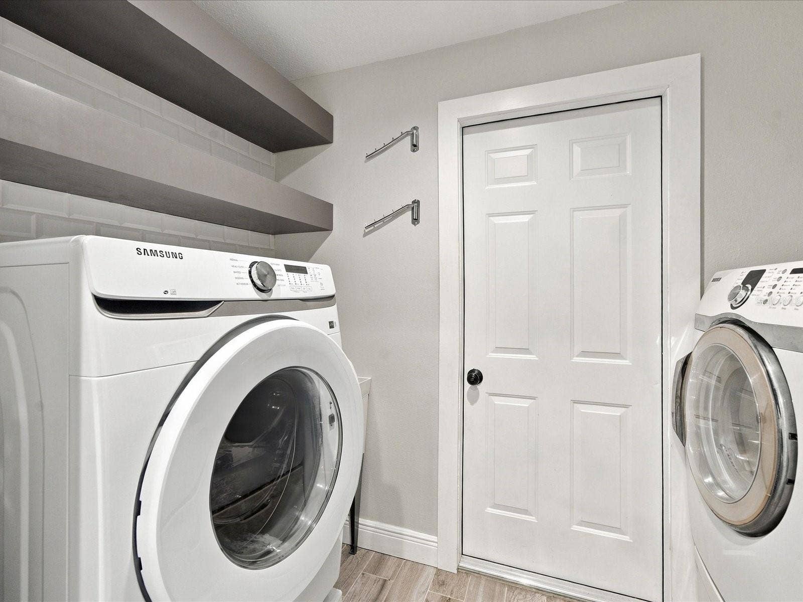 10469 IMPERIAL POINT DRIVE E, Largo, FL 33774 Laundry Room