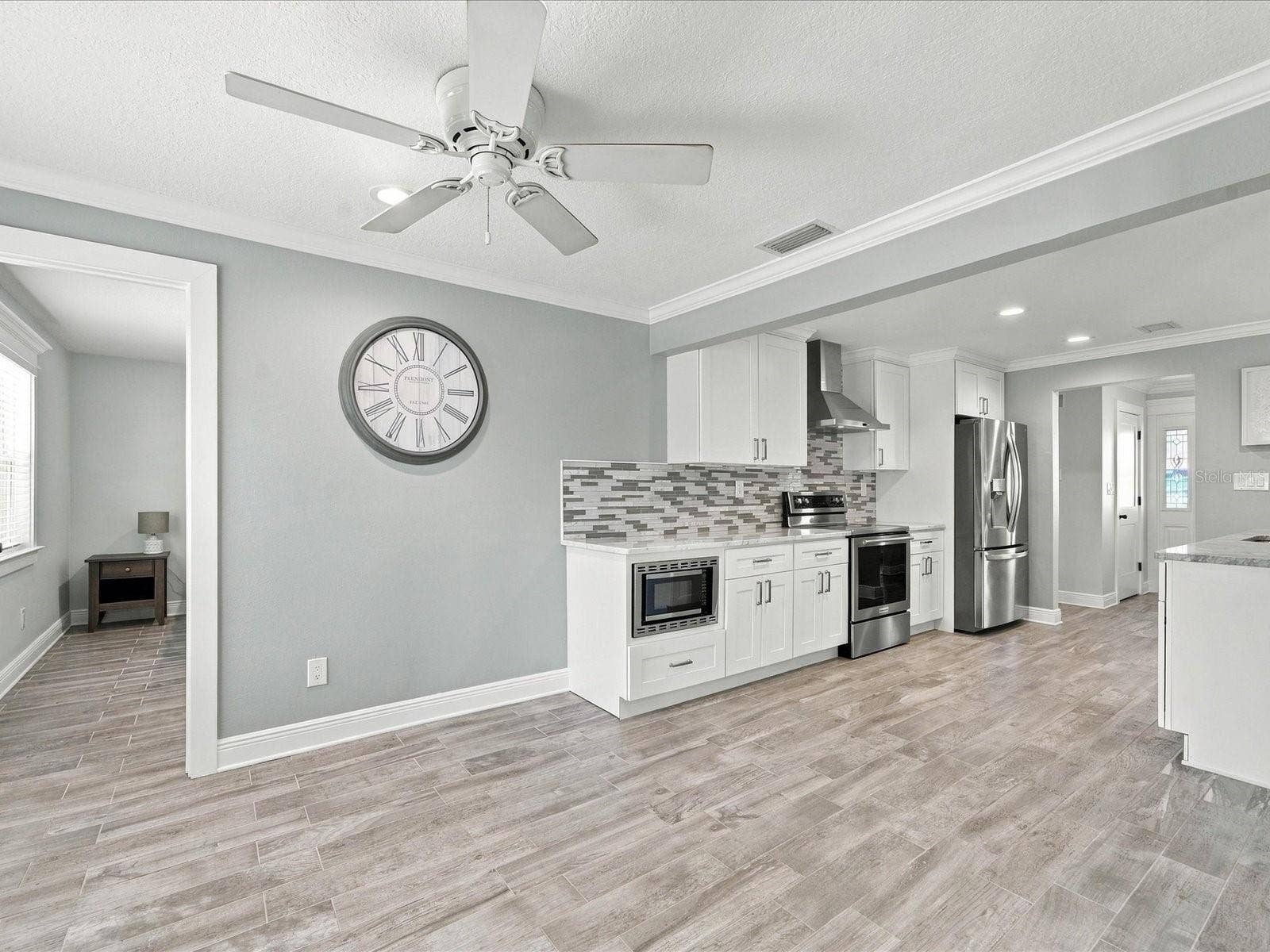 10469 IMPERIAL POINT DRIVE E, Largo, FL 33774 10469 IMPERIAL POINT DRIVE E, Largo, FL 33774