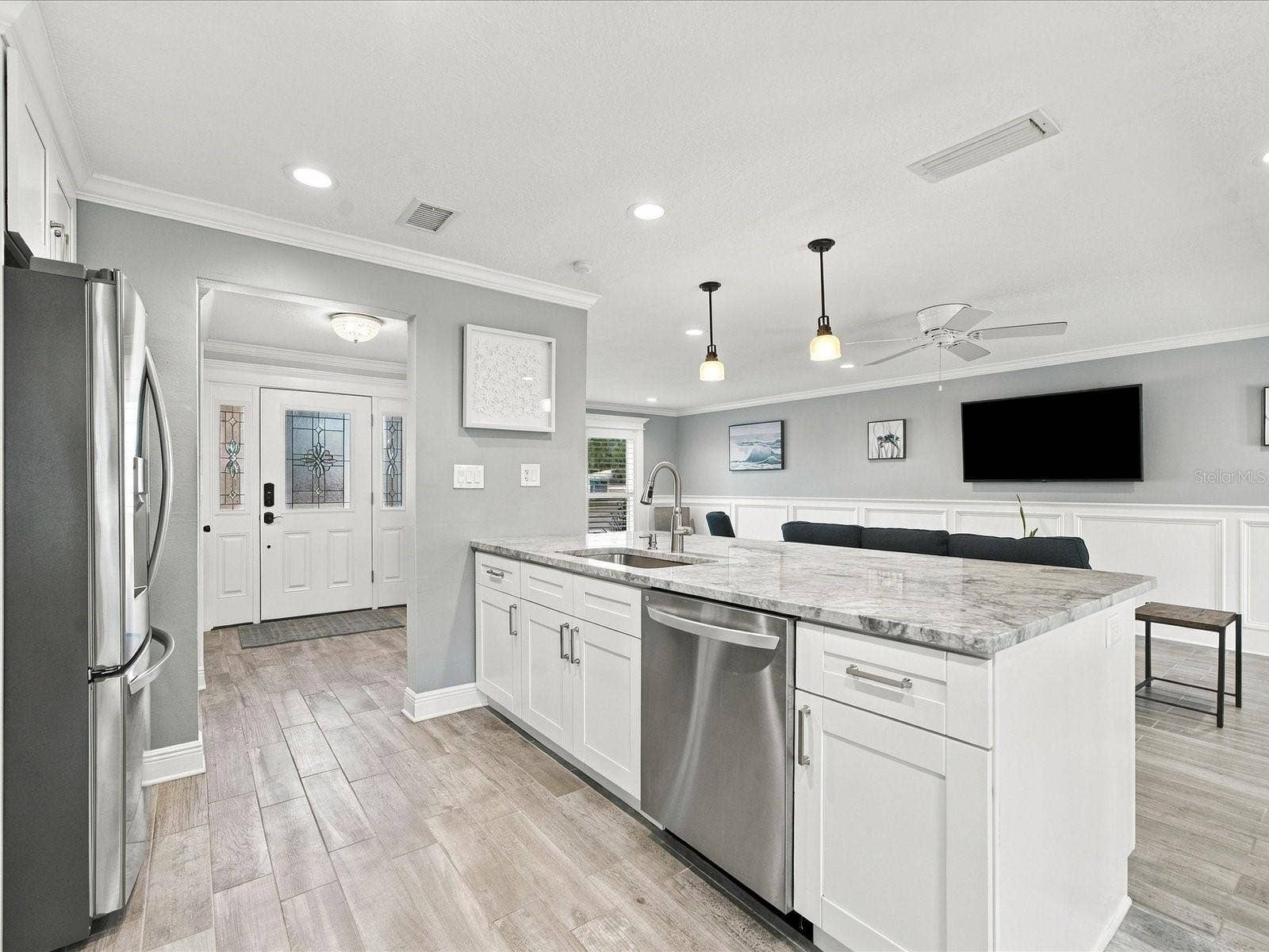 10469 IMPERIAL POINT DRIVE E, Largo, FL 33774 10469 IMPERIAL POINT DRIVE E, Largo, FL 33774