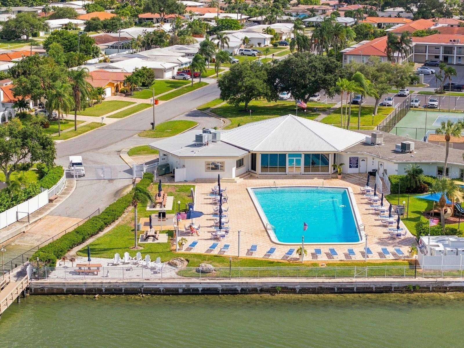 10469 IMPERIAL POINT DRIVE E, Largo, FL 33774 10469 IMPERIAL POINT DRIVE E, Largo, FL 33774