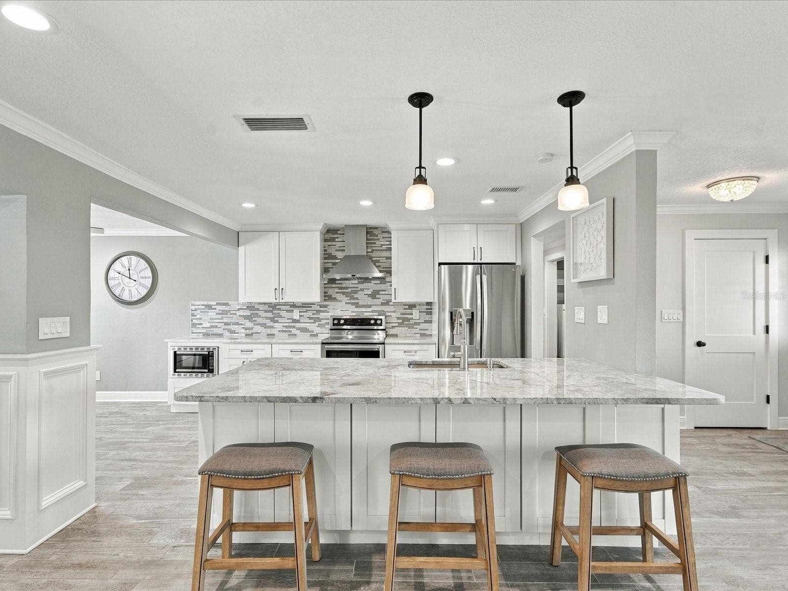 10469 IMPERIAL POINT DRIVE E, Largo, FL 33774 10469 IMPERIAL POINT DRIVE E, Largo, FL 33774
