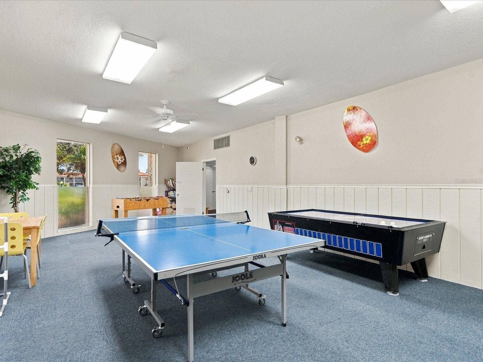 10469 IMPERIAL POINT DRIVE E, Largo, FL 33774 Community Table Tennis / Game Room