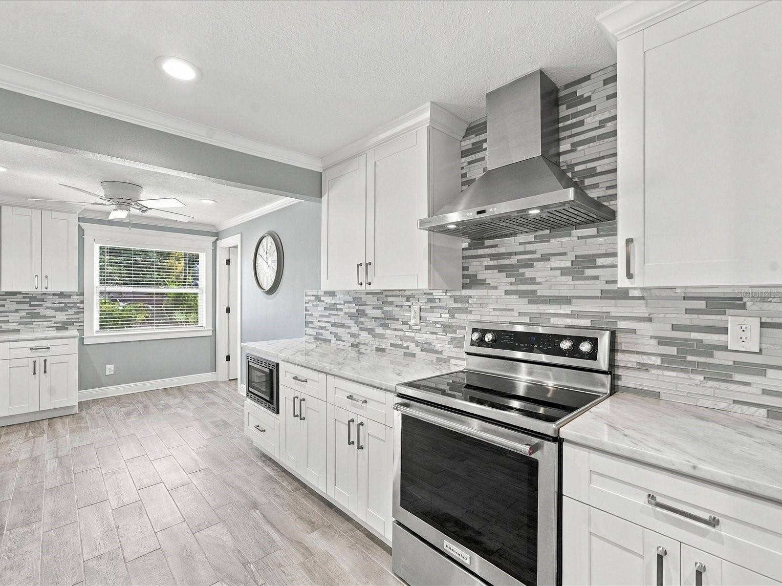 10469 IMPERIAL POINT DRIVE E, Largo, FL 33774 10469 IMPERIAL POINT DRIVE E, Largo, FL 33774