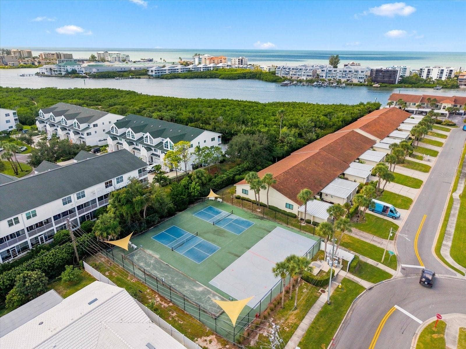 10469 IMPERIAL POINT DRIVE E, Largo, FL 33774 10469 IMPERIAL POINT DRIVE E, Largo, FL 33774