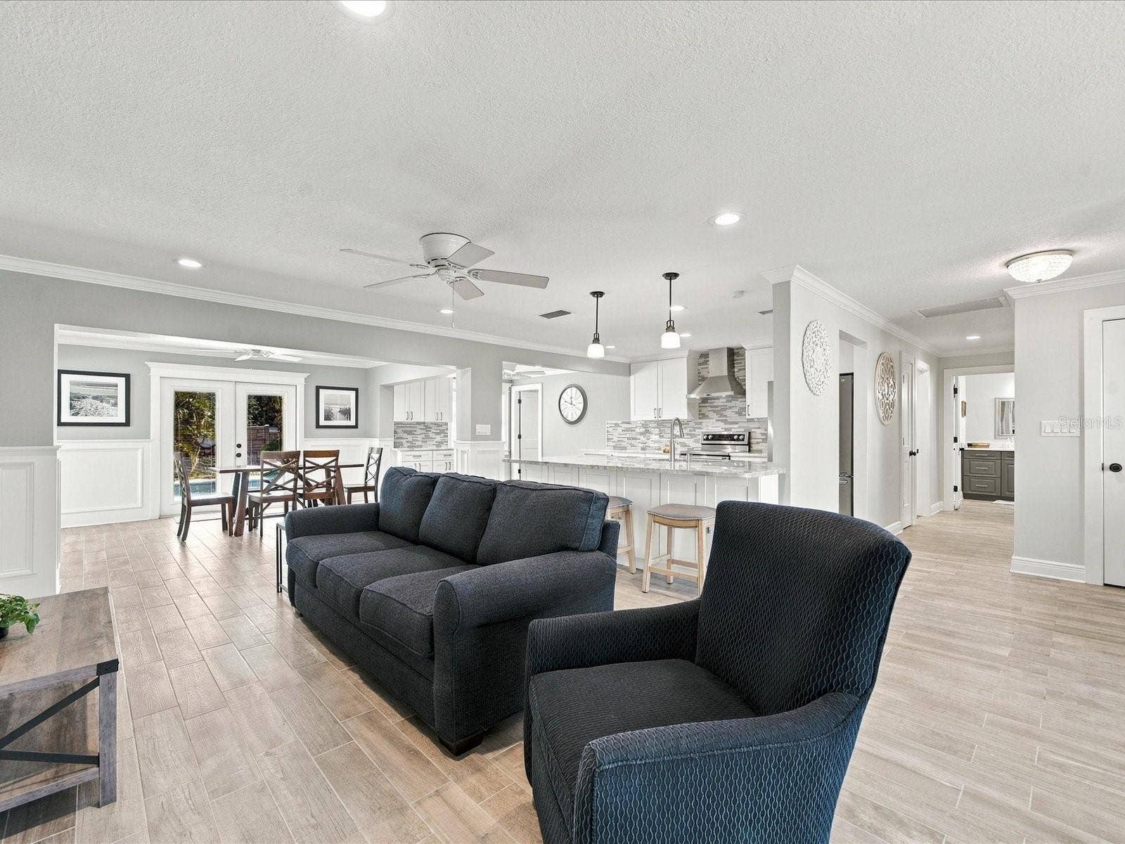 10469 IMPERIAL POINT DRIVE E, Largo, FL 33774 10469 IMPERIAL POINT DRIVE E, Largo, FL 33774