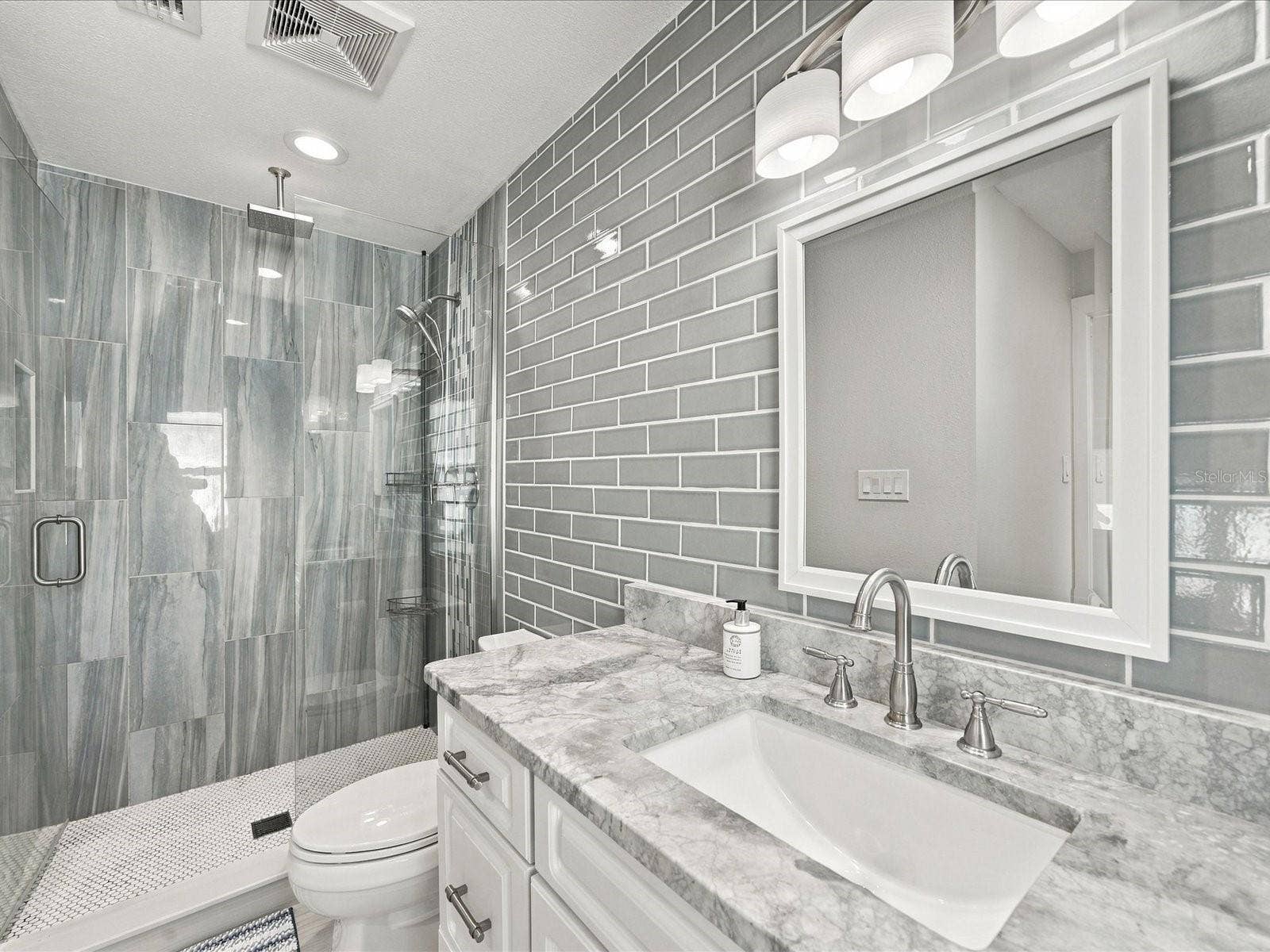10469 IMPERIAL POINT DRIVE E, Largo, FL 33774 Primary - En Suite