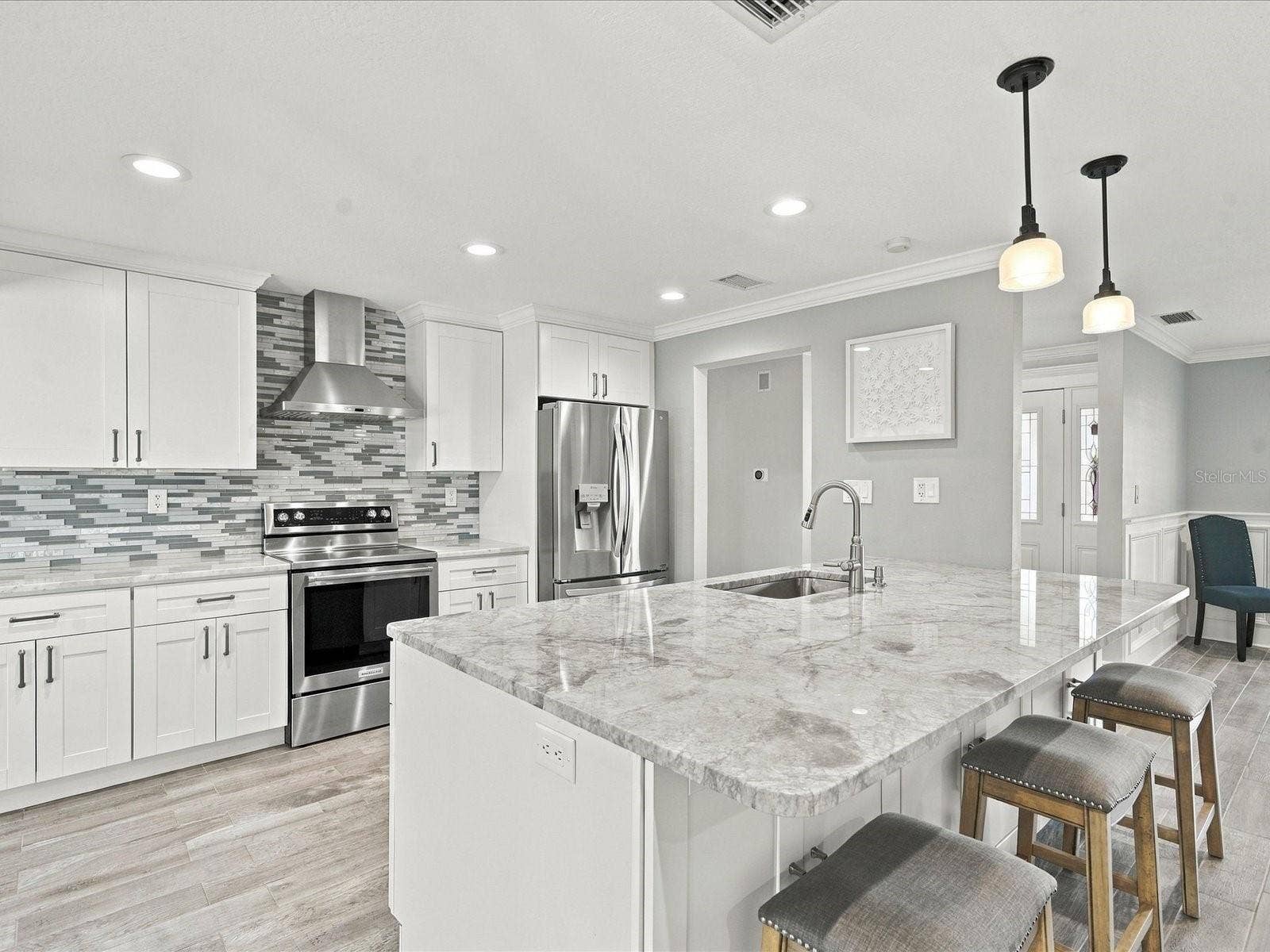 10469 IMPERIAL POINT DRIVE E, Largo, FL 33774 10469 IMPERIAL POINT DRIVE E, Largo, FL 33774