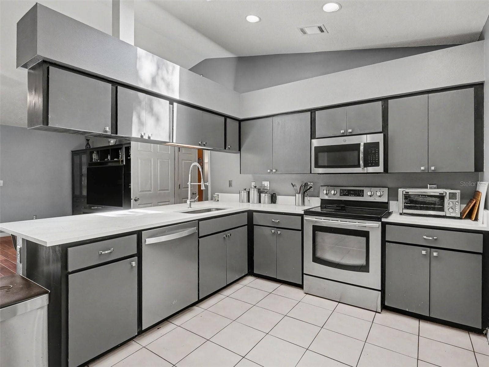 8010 55TH STREET E, Palmetto, FL 34221